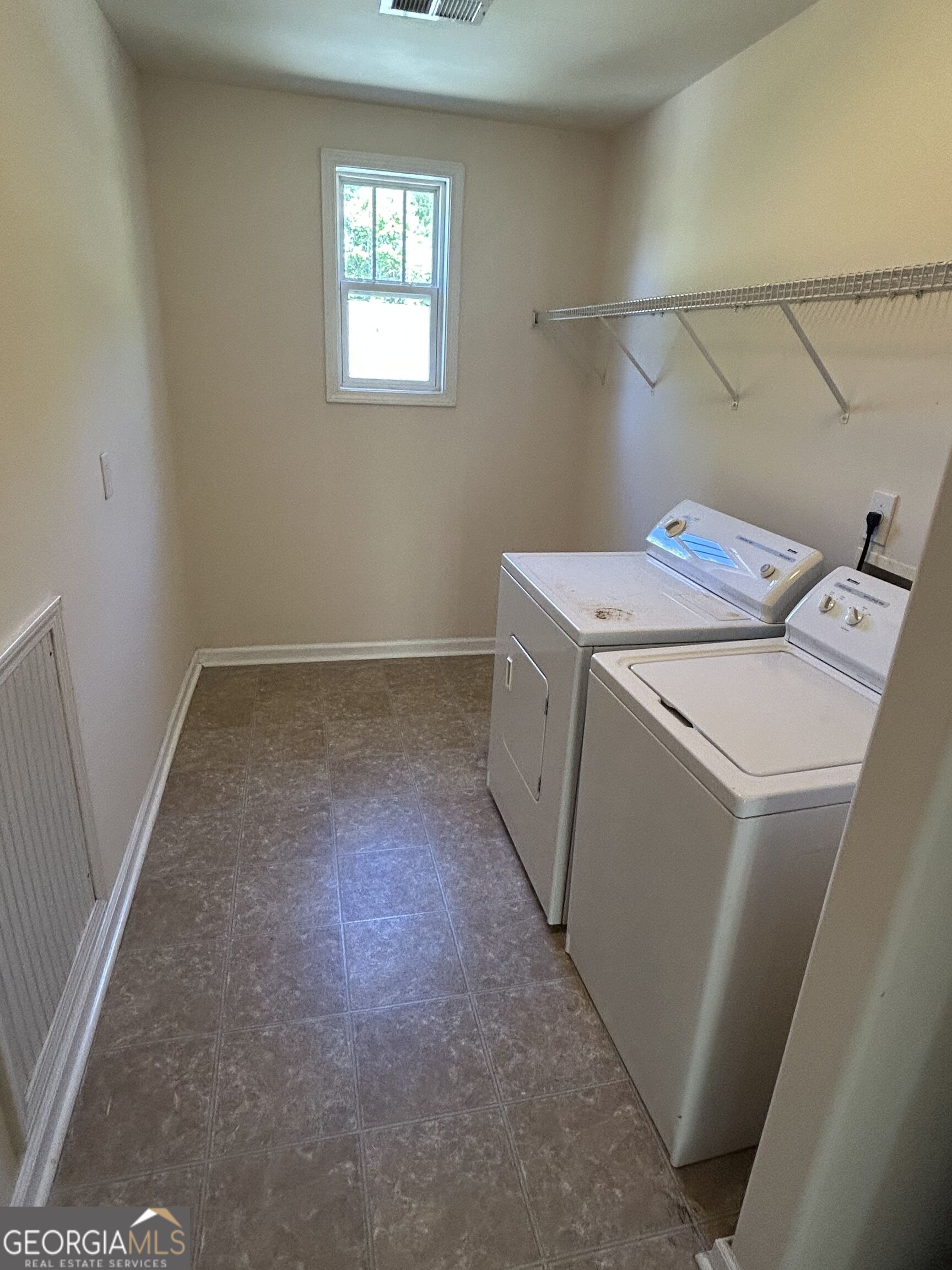2060 Lakeside Drive Property Photo 25