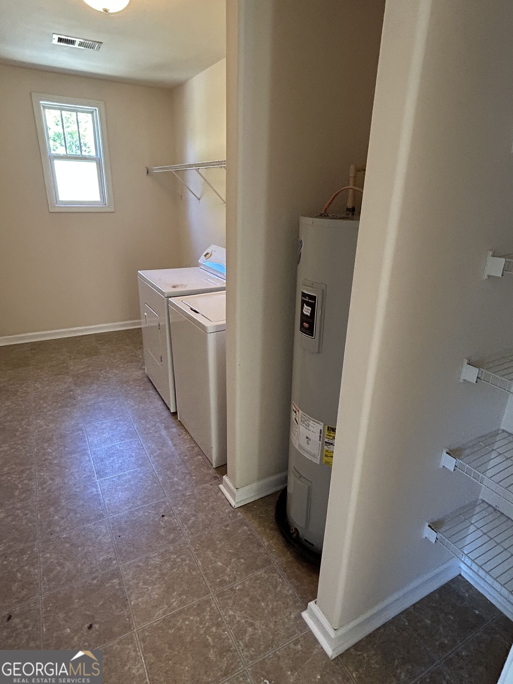 2060 Lakeside Drive Property Photo 26