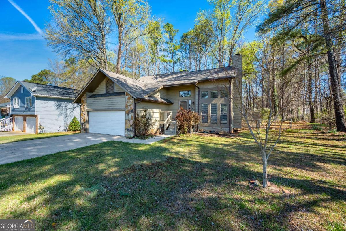 1131 Bailing Drive Property Photo 3