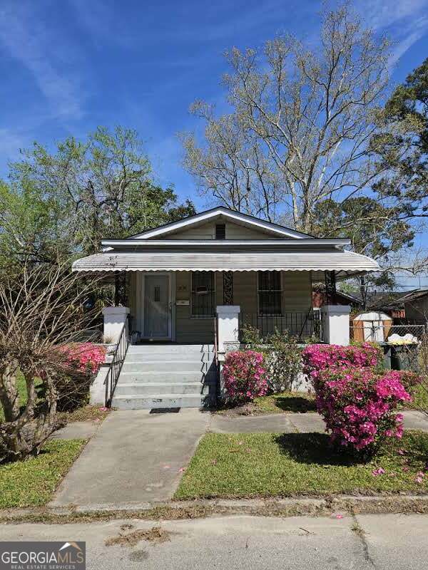 906 E 38th Street Property Photo 2