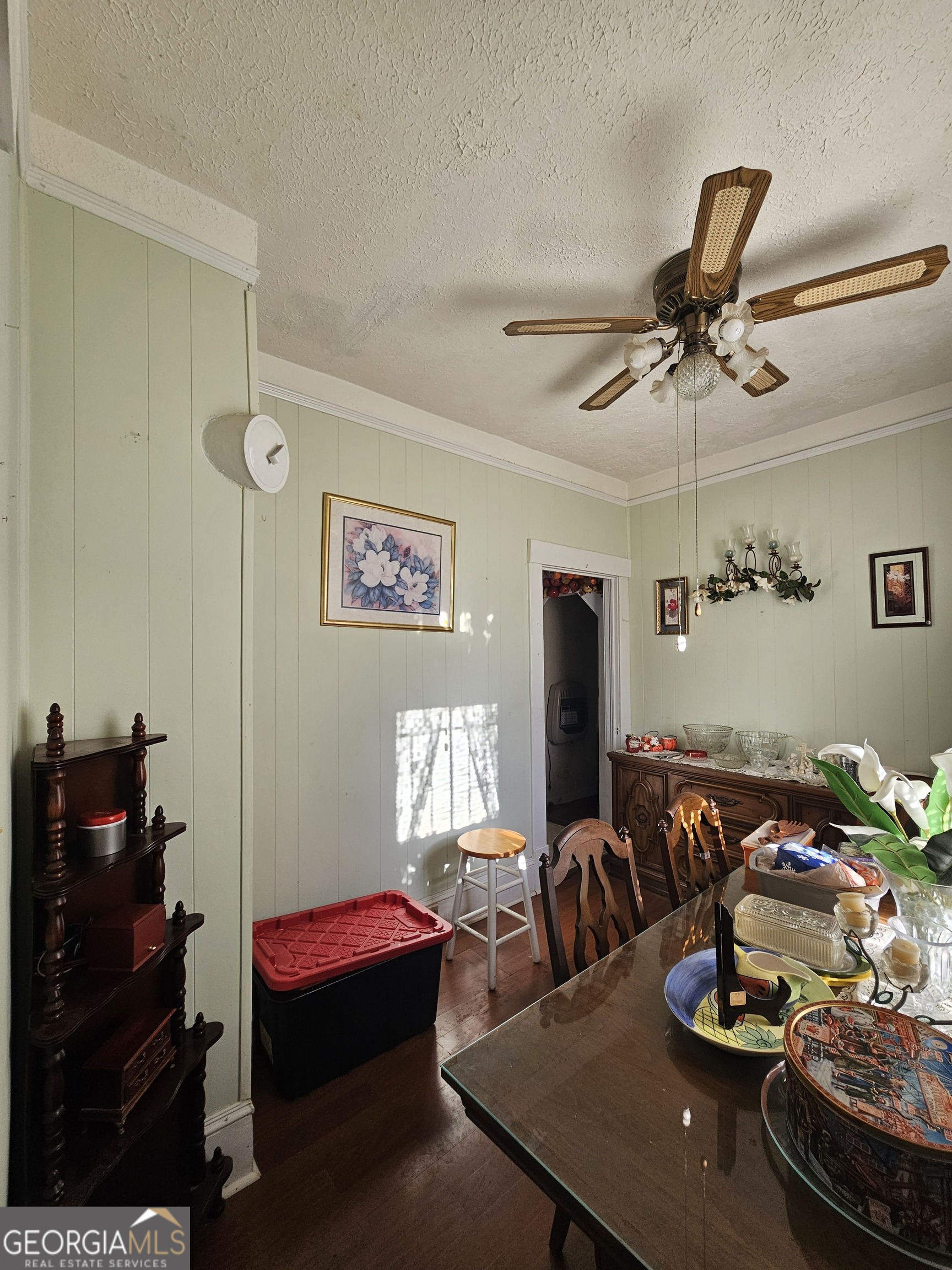 906 E 38th Street Property Photo 16