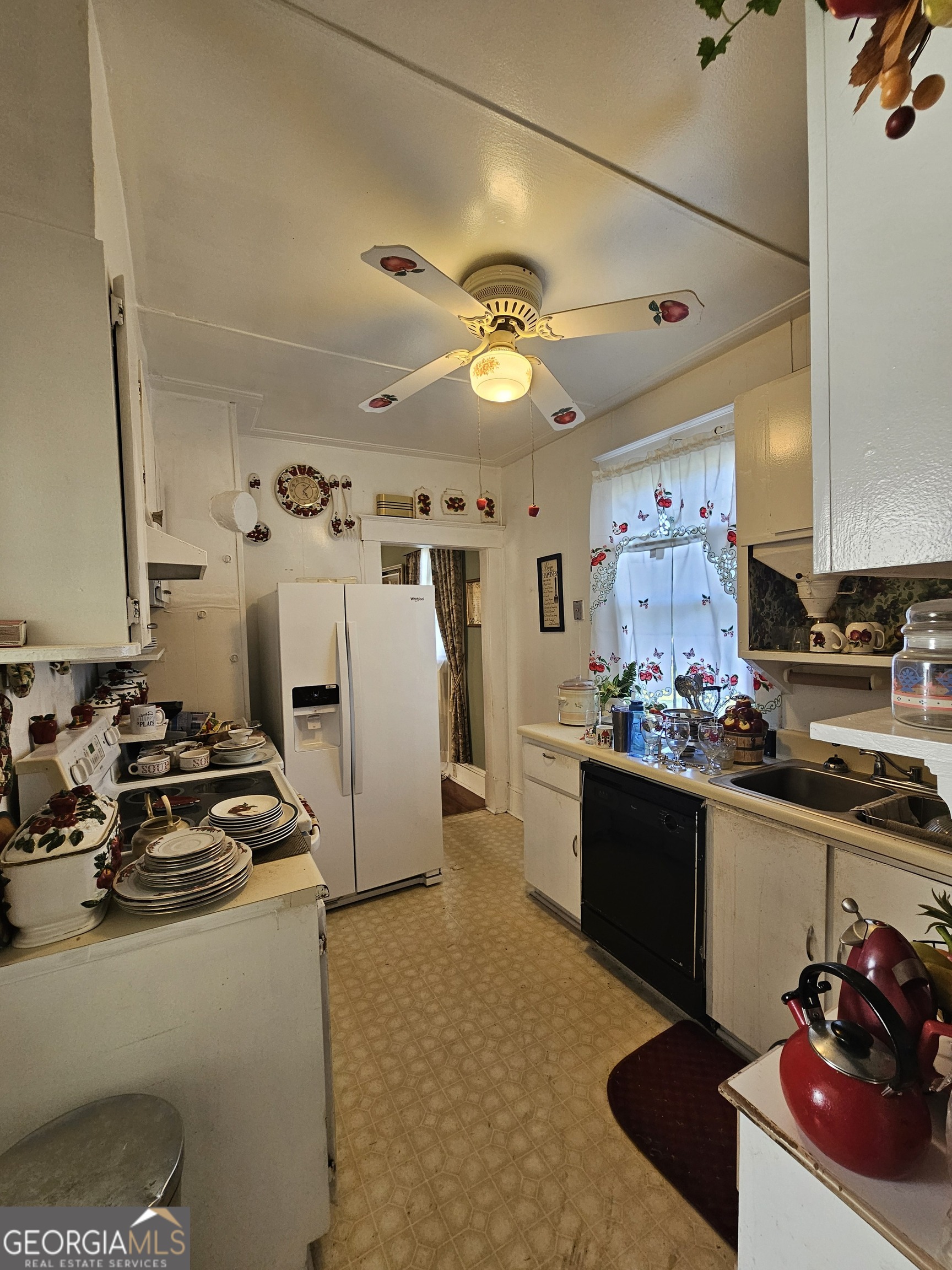 906 E 38th Street Property Photo 18