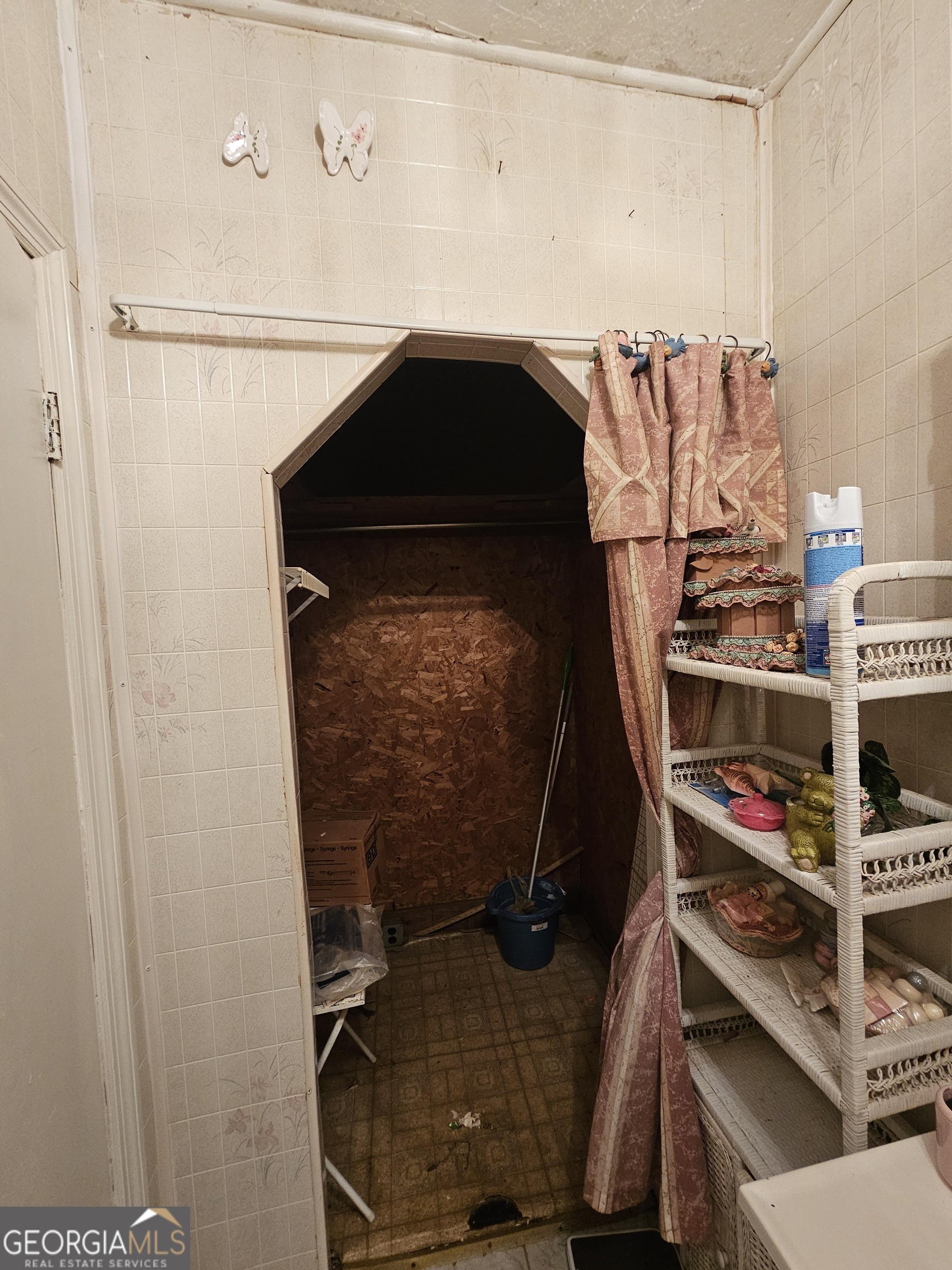 906 E 38th Street Property Photo 35