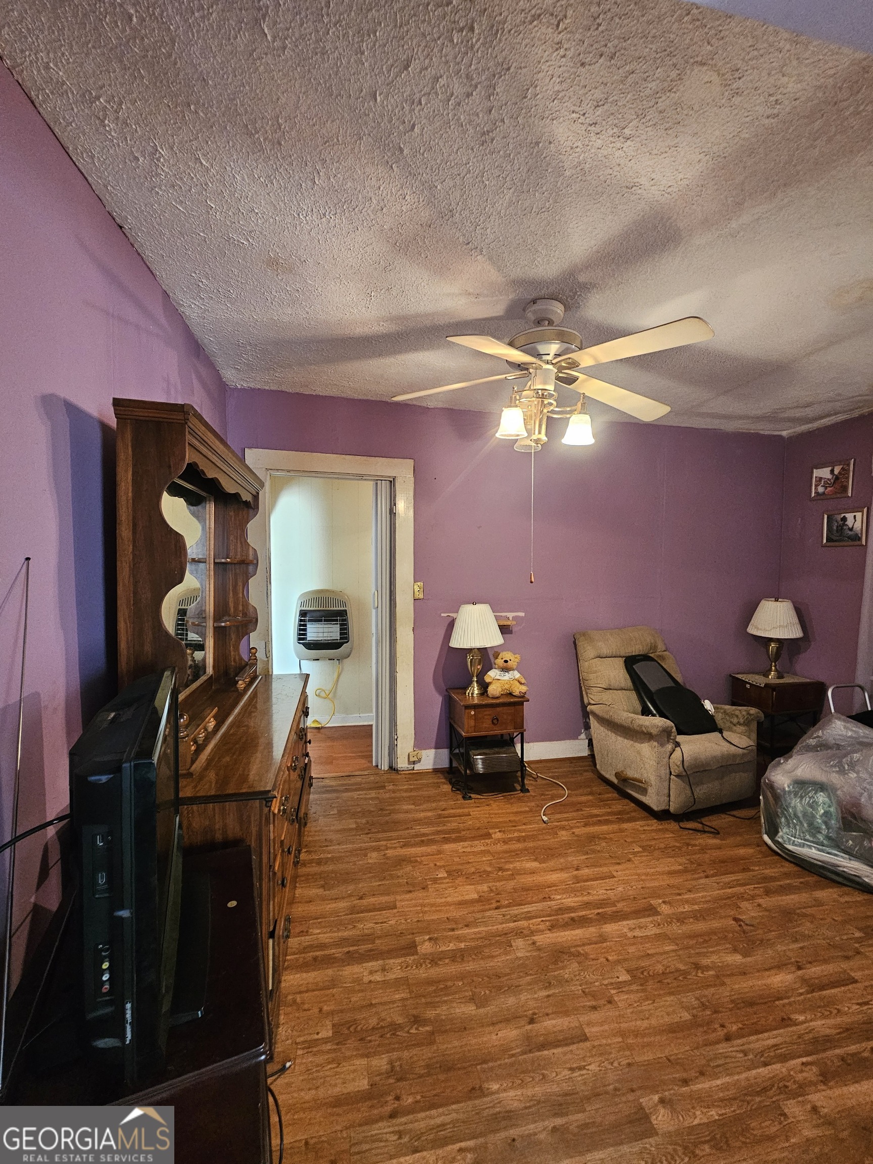 906 E 38th Street Property Photo 38