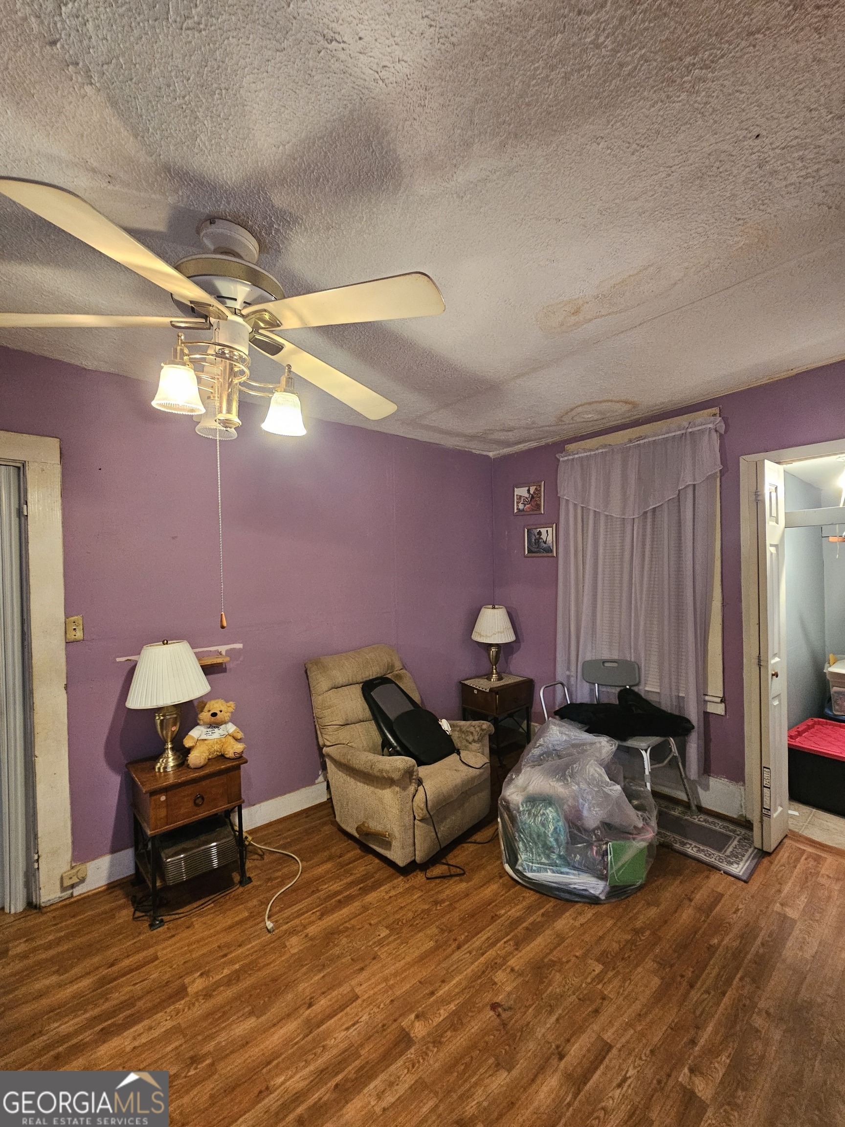 906 E 38th Street Property Photo 39