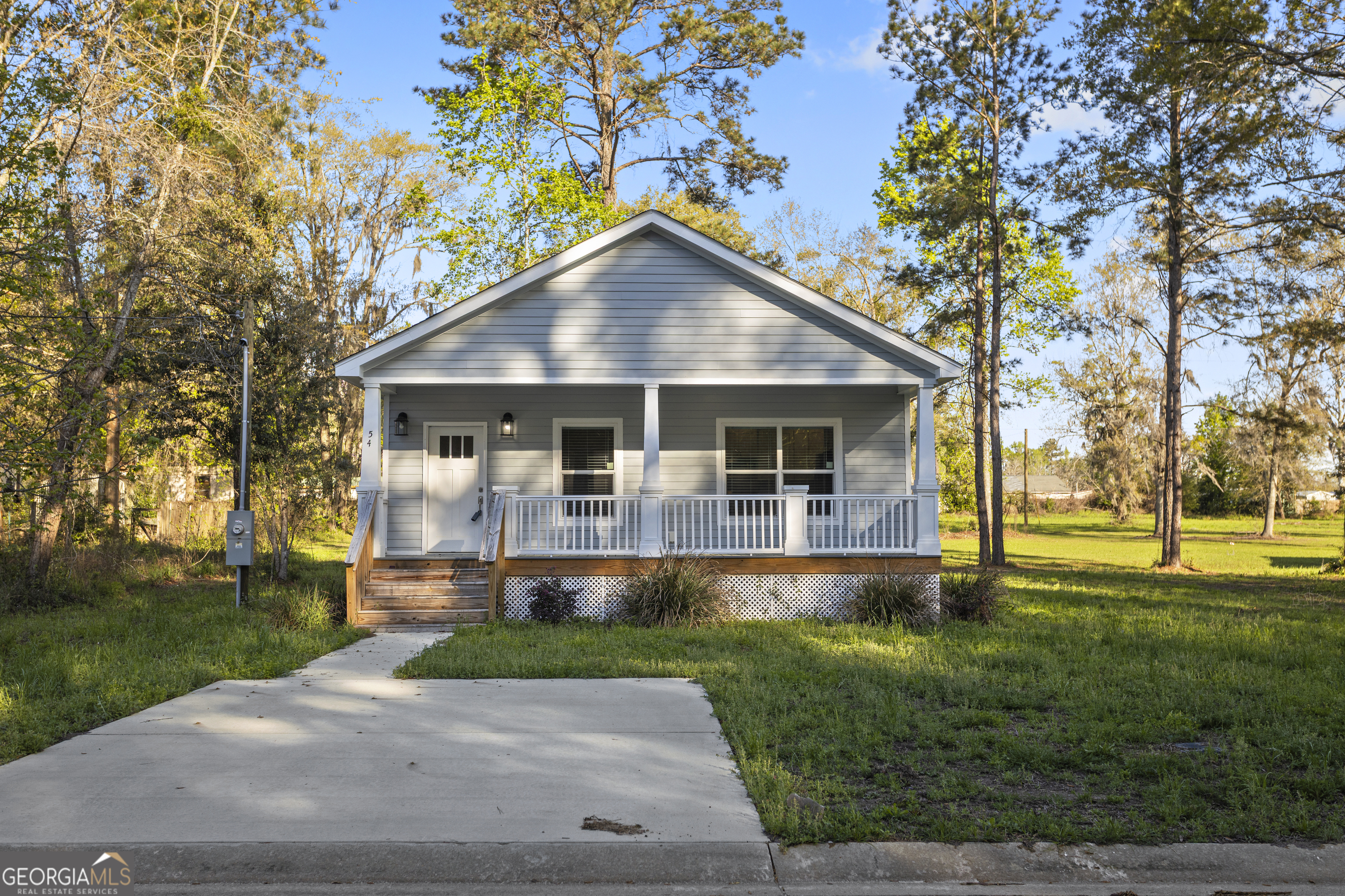 54 Sw Pear Street Property Photo 1