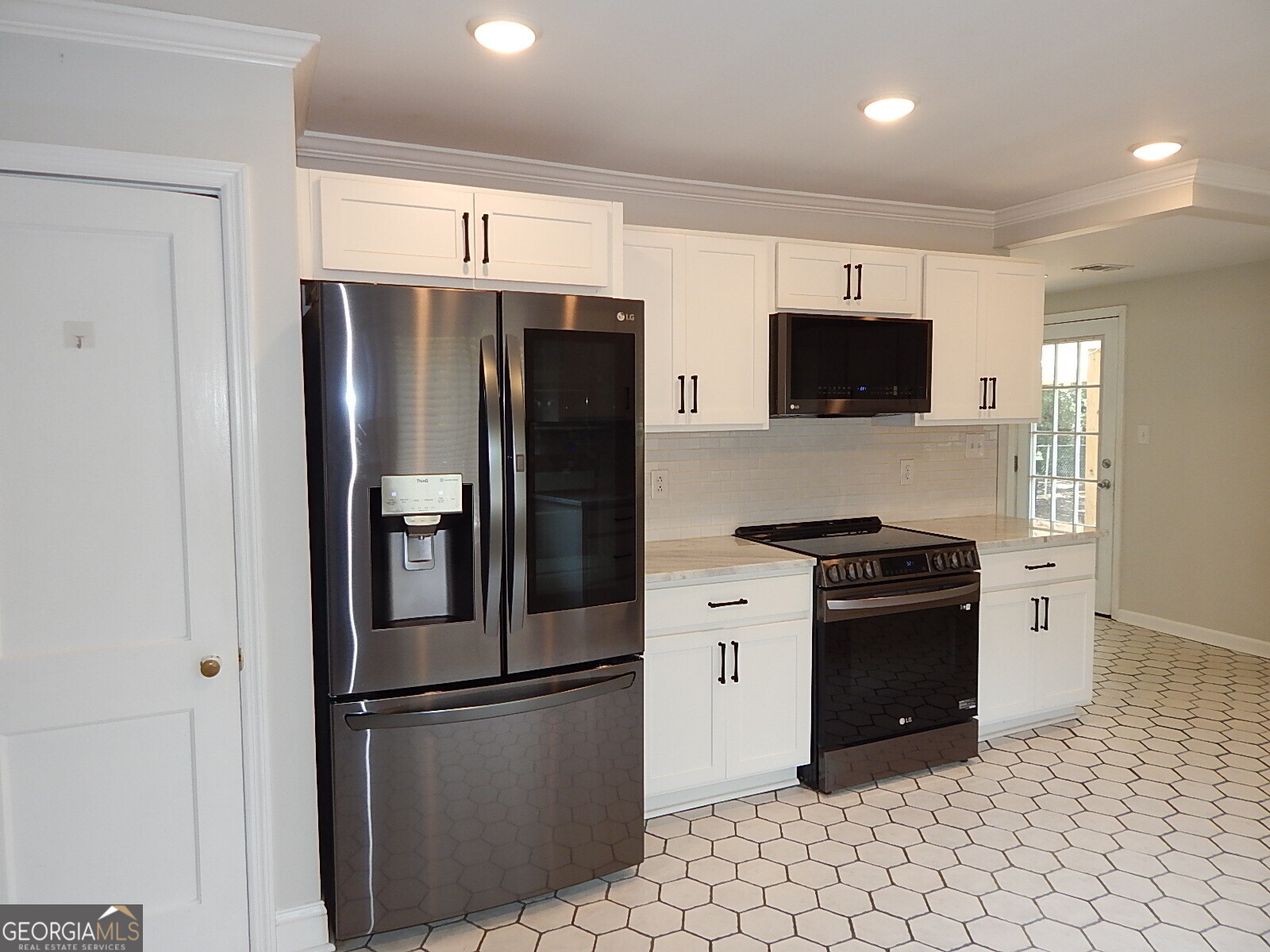 201 Vinson Street Property Photo 4