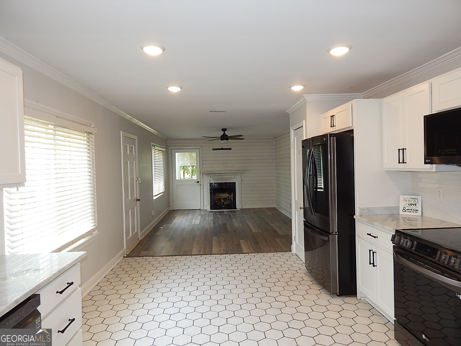 201 Vinson Street Property Photo 6