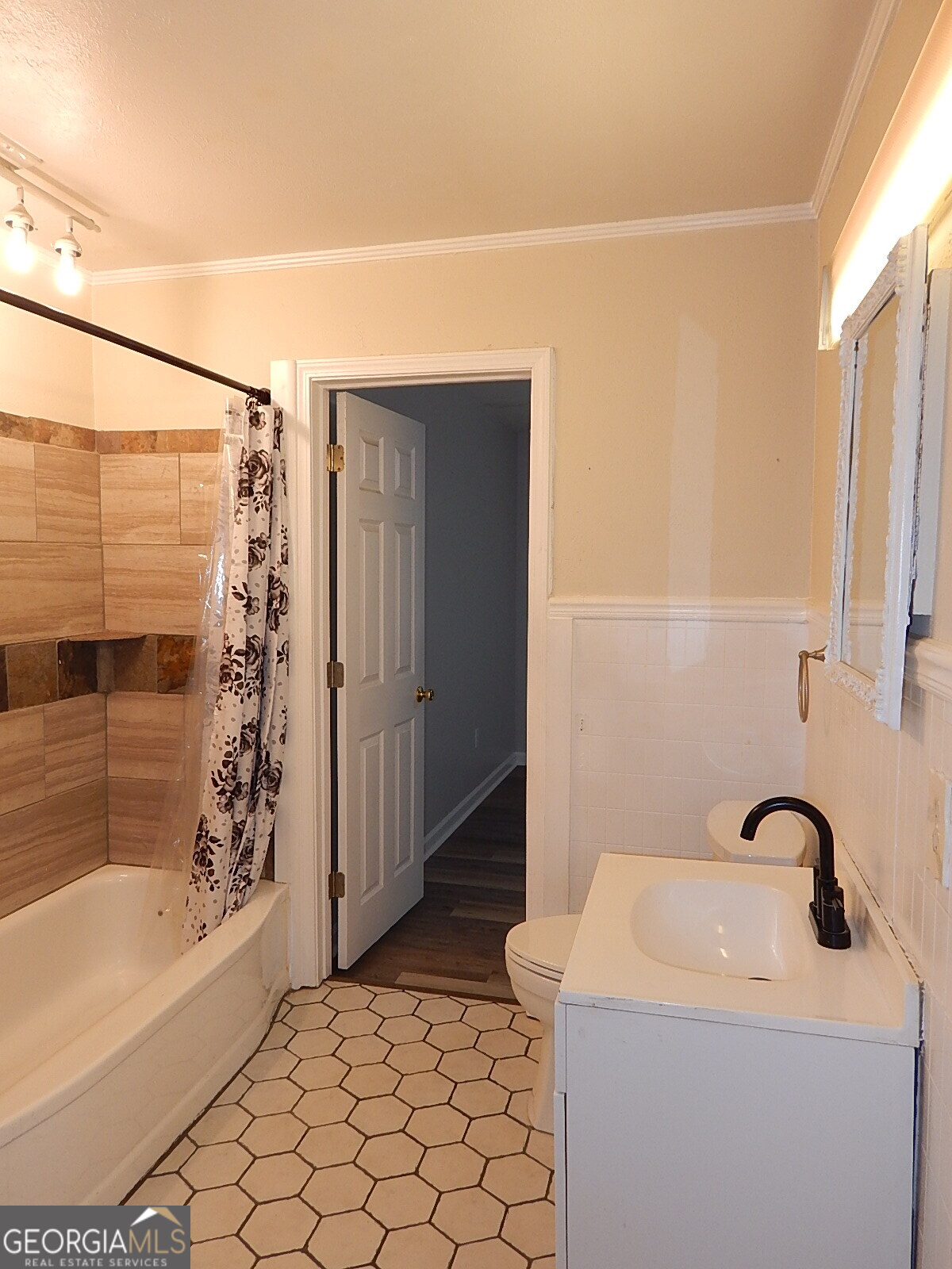 201 Vinson Street Property Photo 11