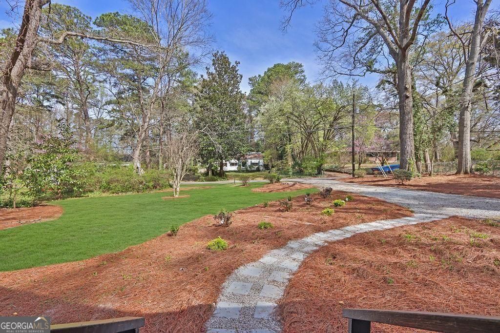 5121 Central Drive Property Photo 6