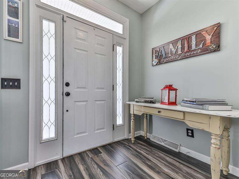 1206 Garden Row Ne Property Photo 5