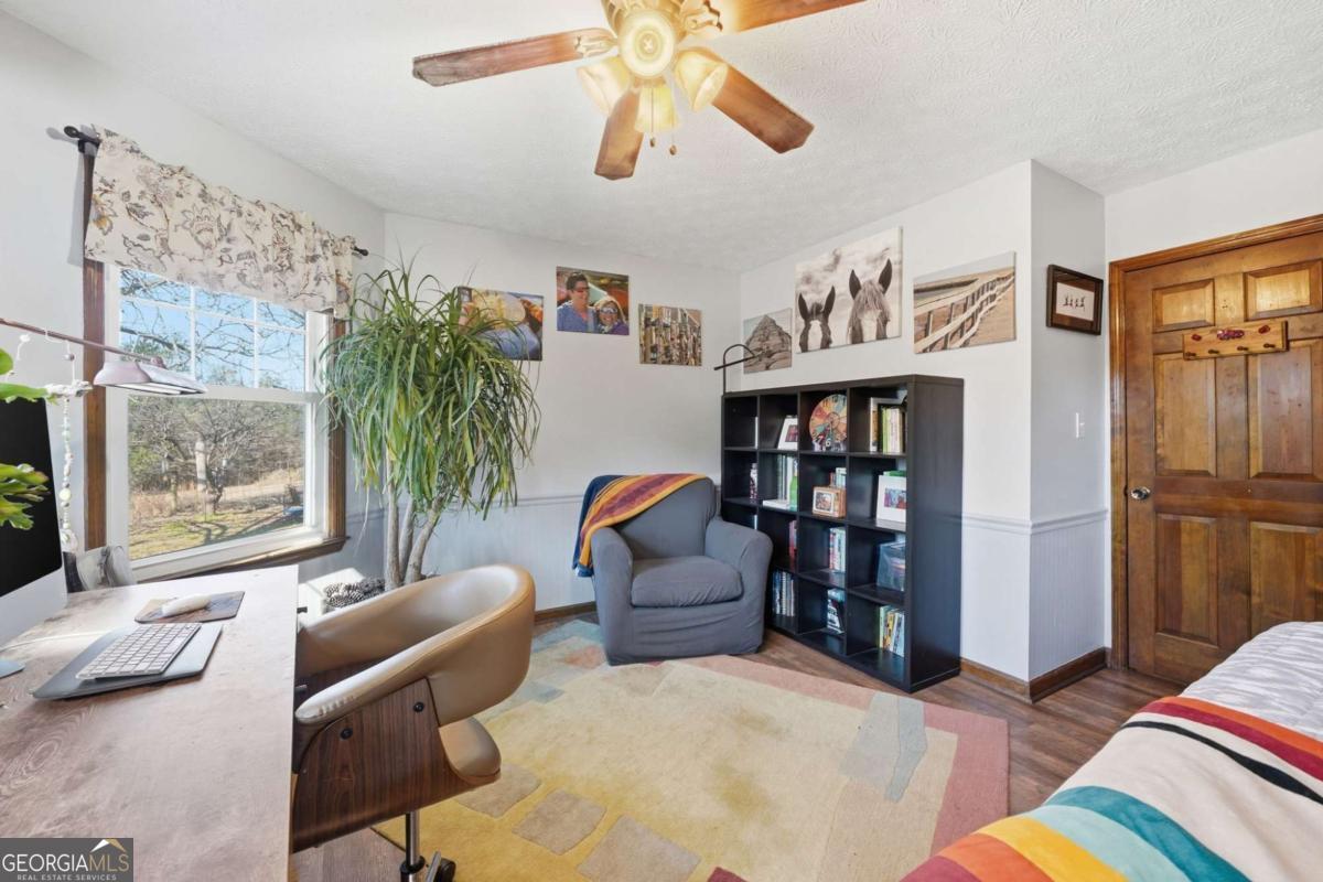 214 Horseshoe Circle Property Photo 13