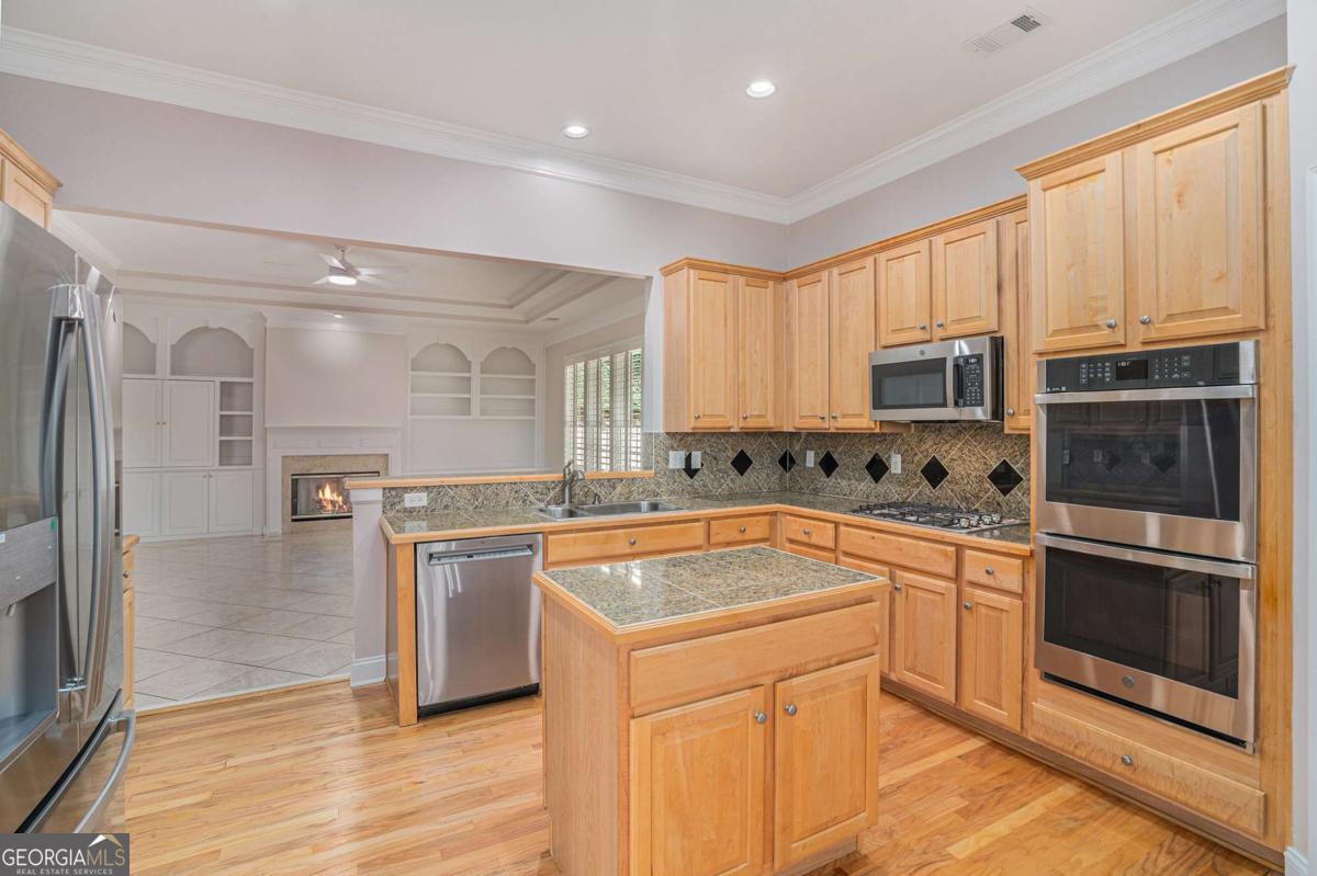 5003 Village Terrace Drive Property Photo 3
