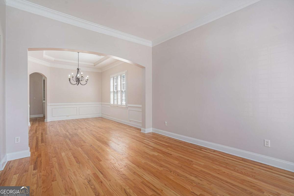 5003 Village Terrace Drive Property Photo 6