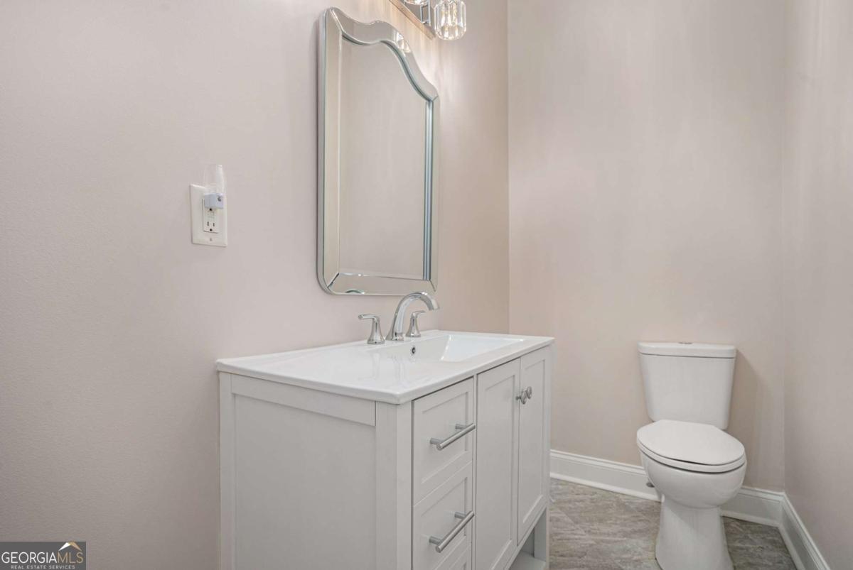 5003 Village Terrace Drive Property Photo 13