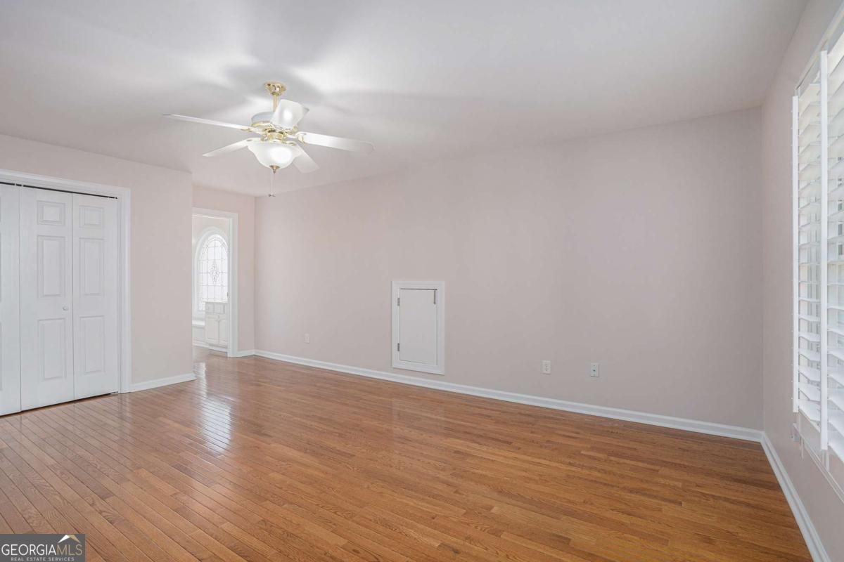 5003 Village Terrace Drive Property Photo 16