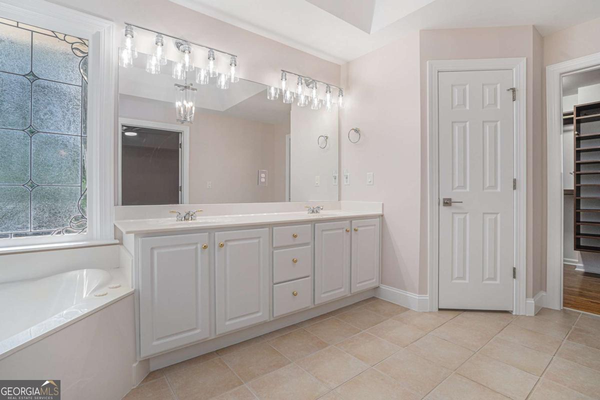 5003 Village Terrace Drive Property Photo 26