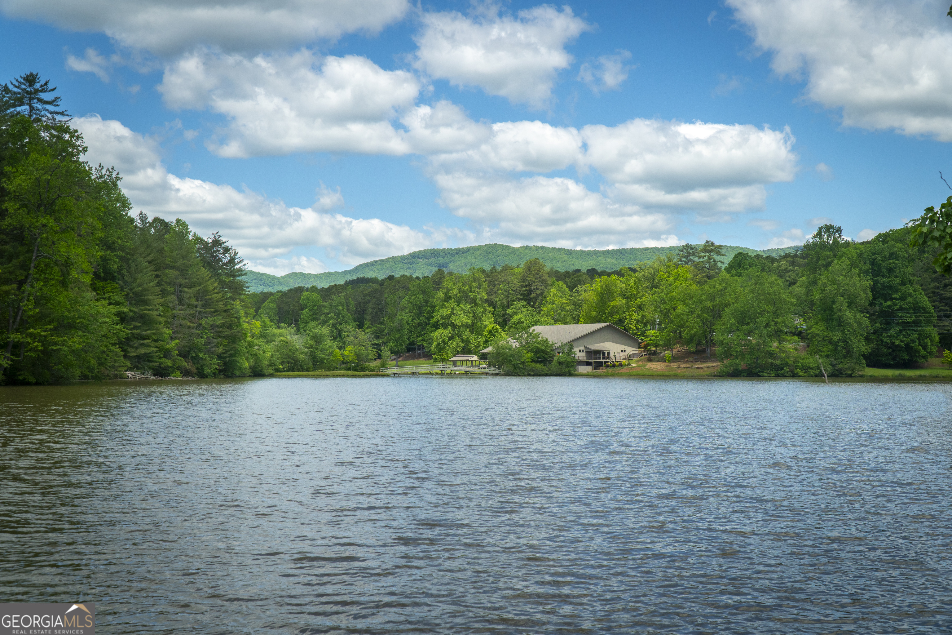 6x Laurelwood Property Photo 7
