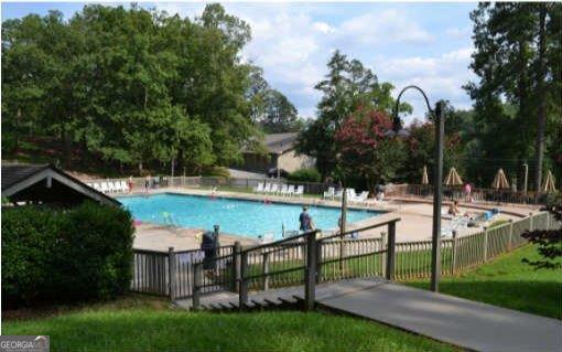 6x Laurelwood Property Photo 15