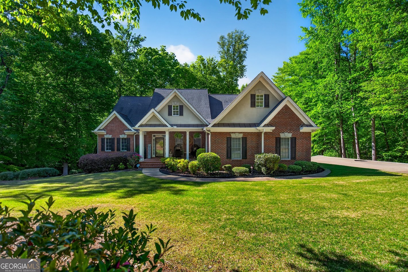205 River Oaks Drive Property Photo 1