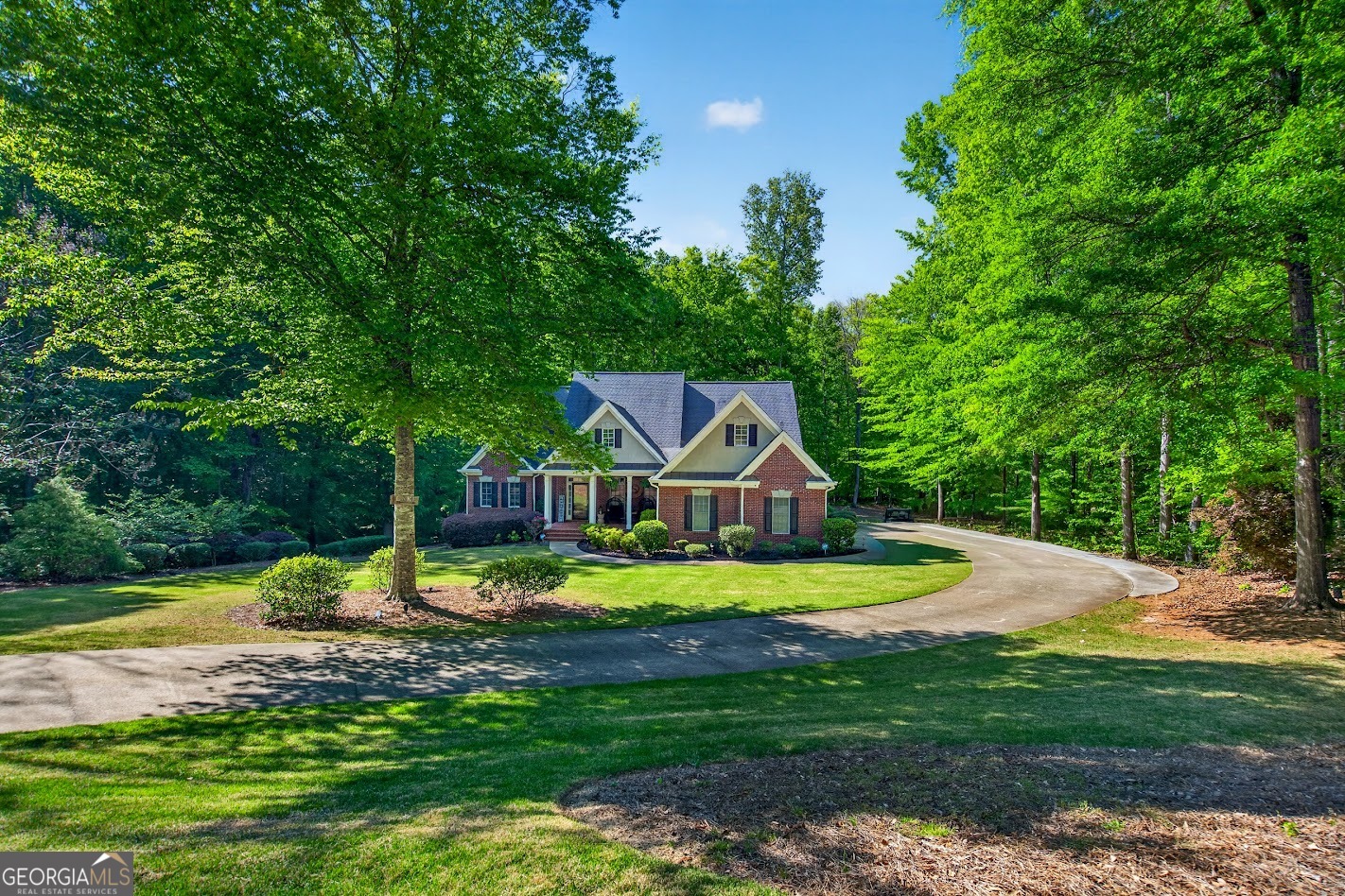 205 River Oaks Drive Property Photo 3