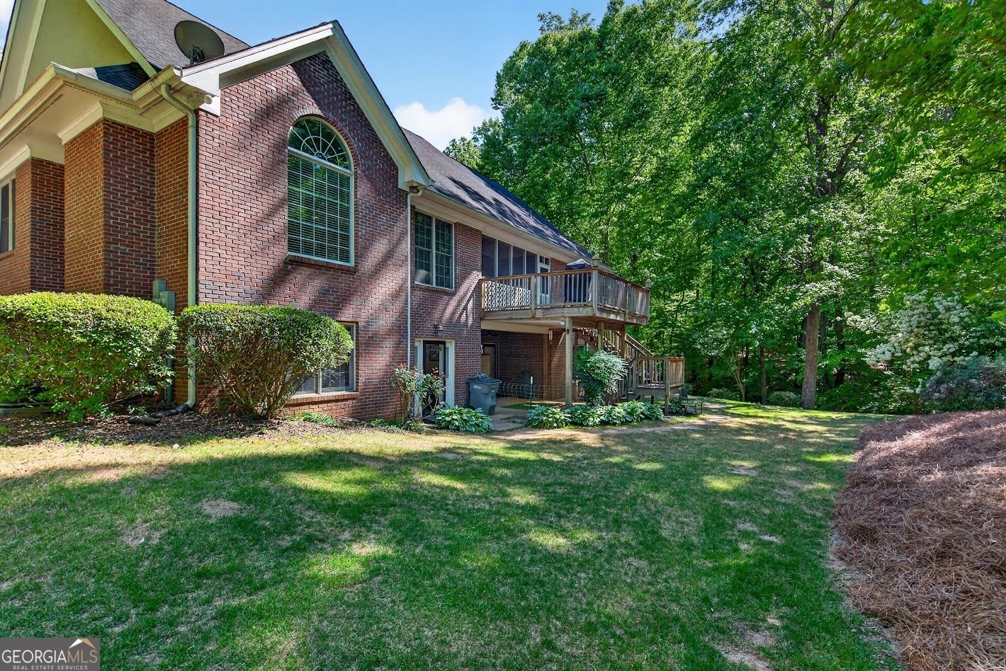 205 River Oaks Drive Property Photo 6