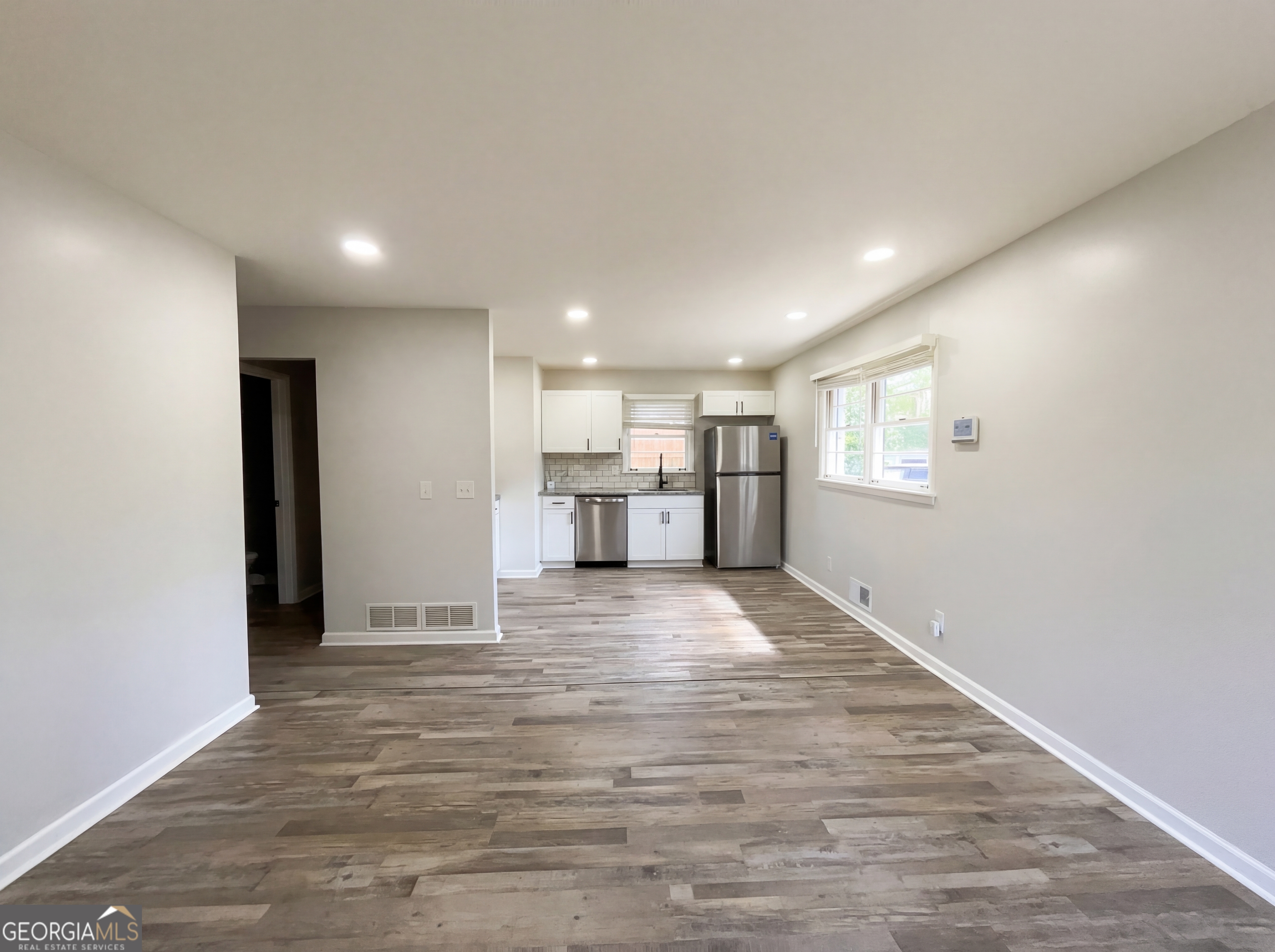 711 Cedar Avenue Nw Property Photo 3