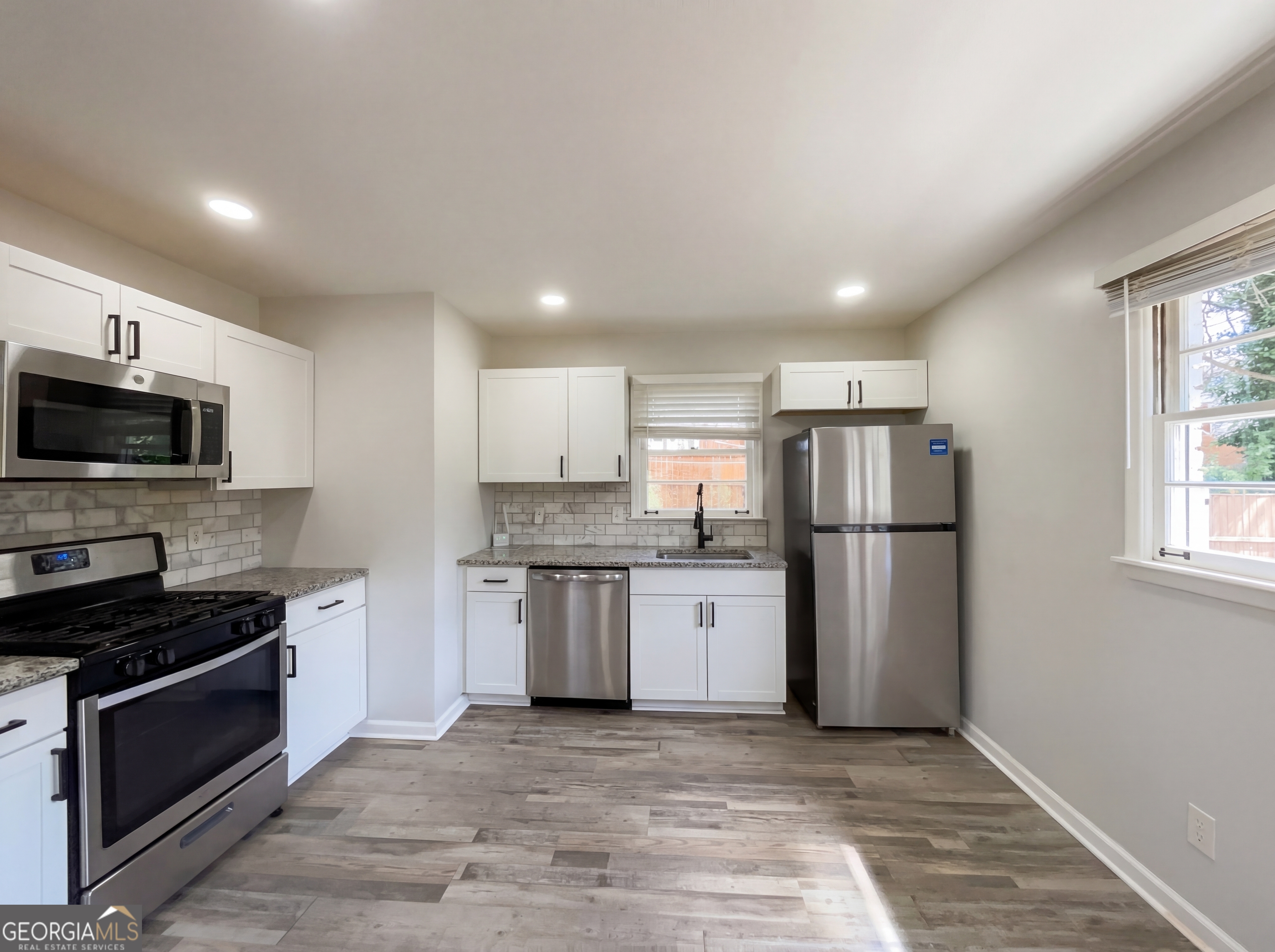 711 Cedar Avenue Nw Property Photo 4