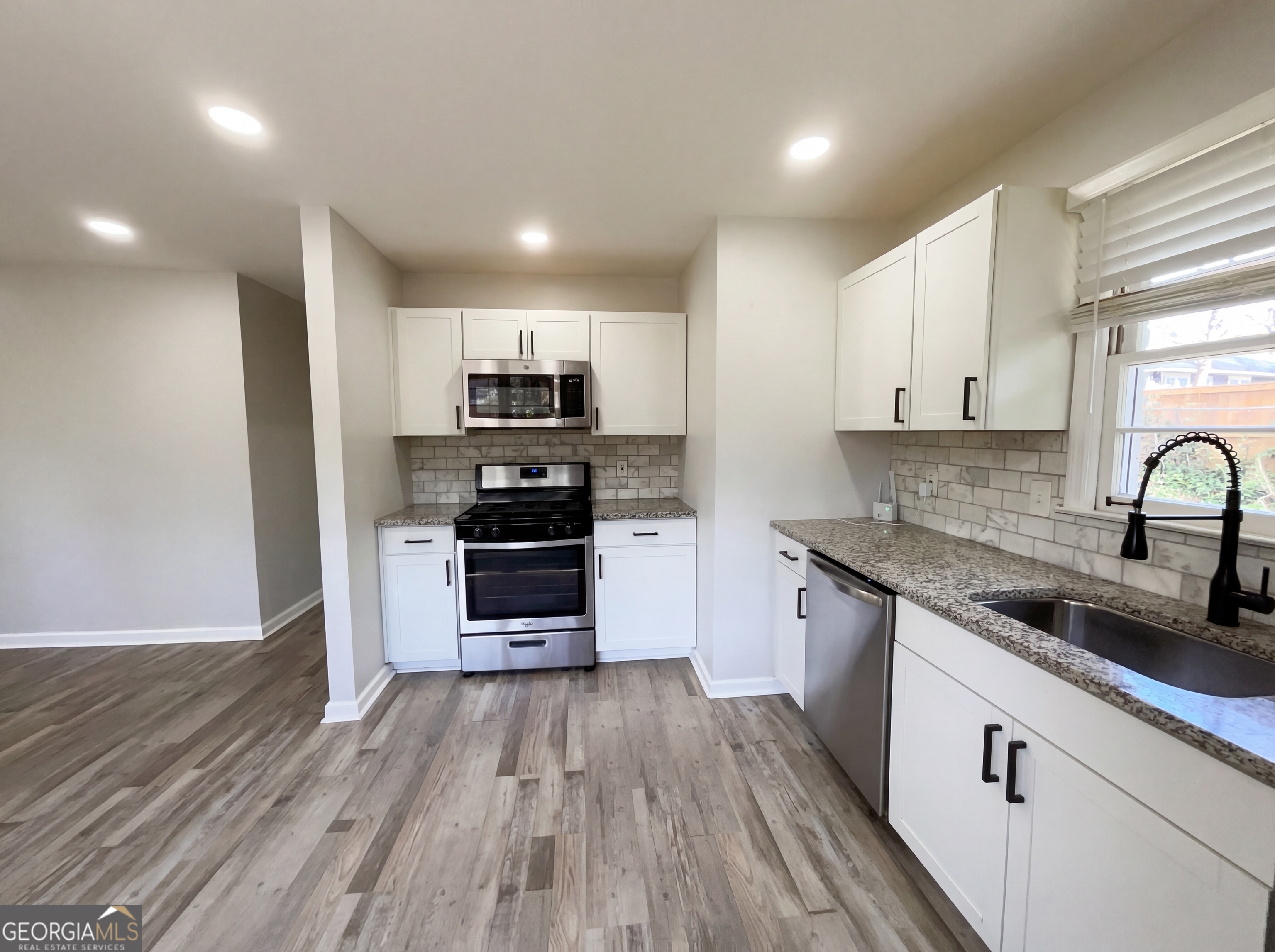 711 Cedar Avenue Nw Property Photo 5