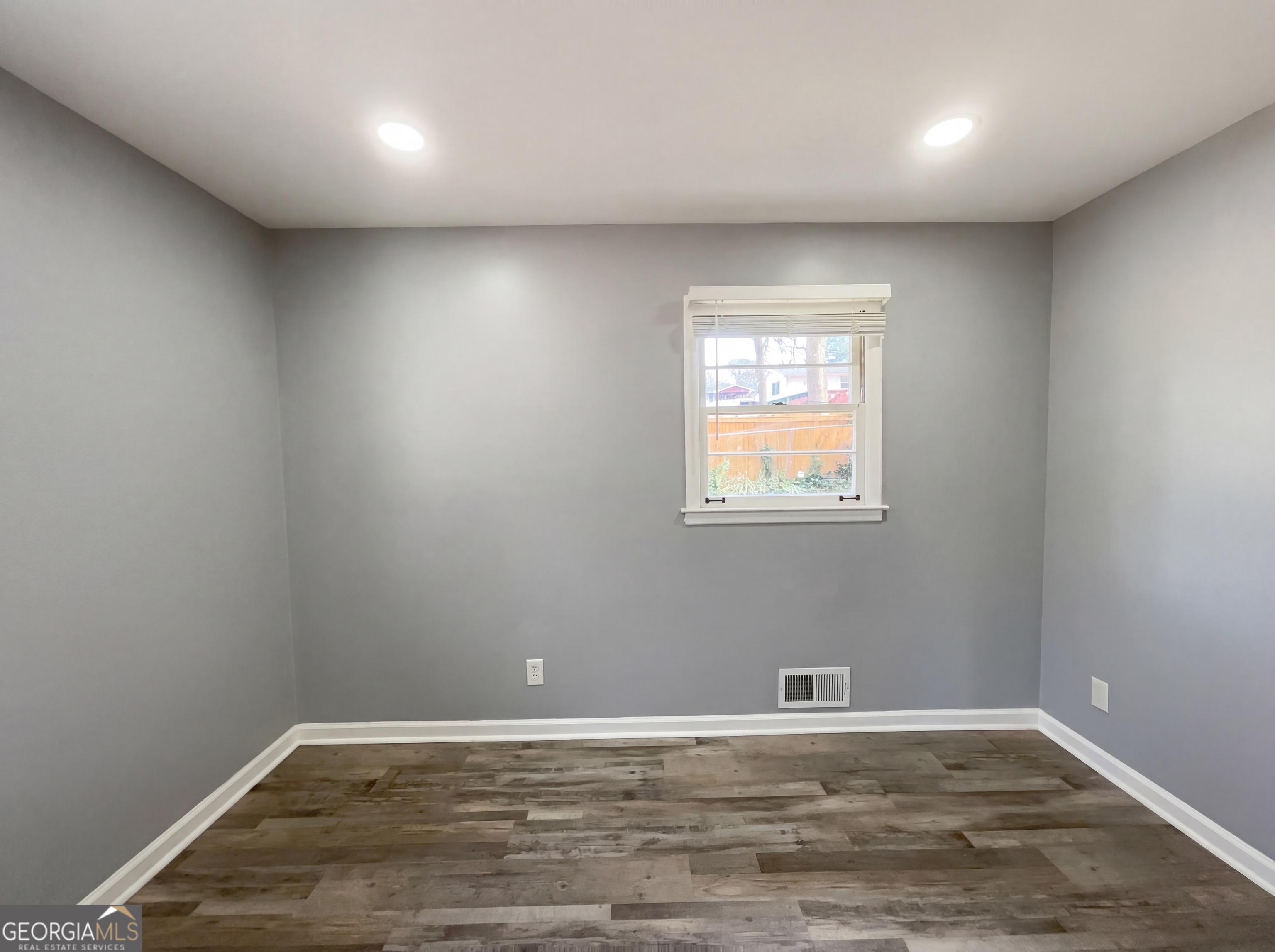 711 Cedar Avenue Nw Property Photo 8