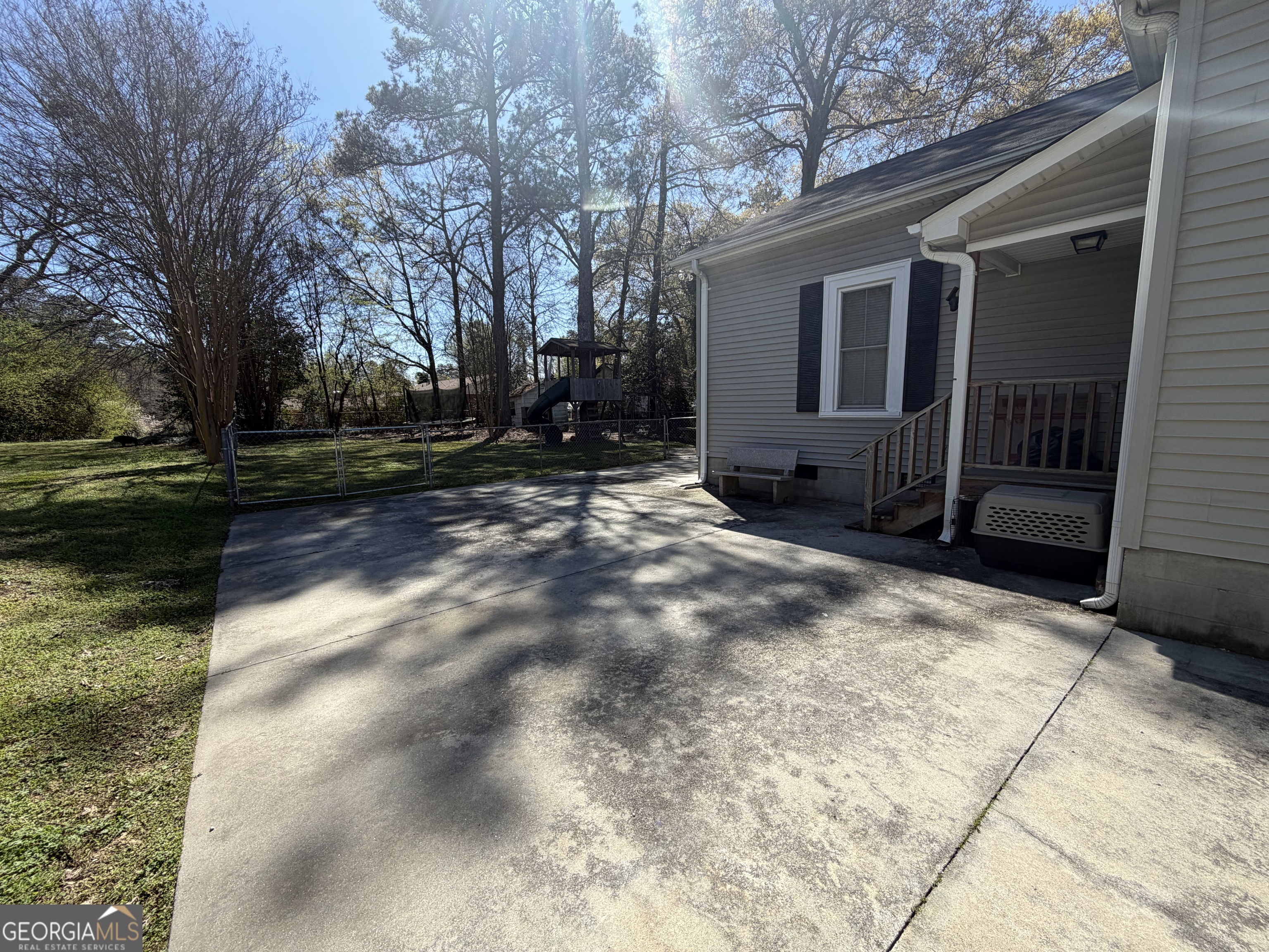 151 S Tusten Street Property Photo 4