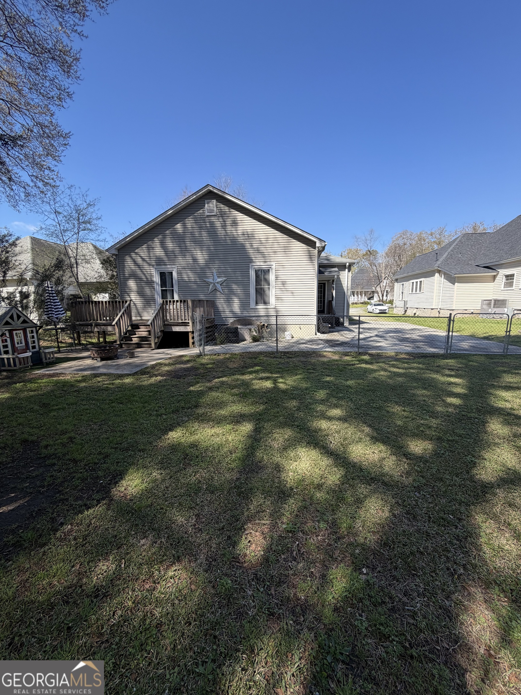 151 S Tusten Street Property Photo 5