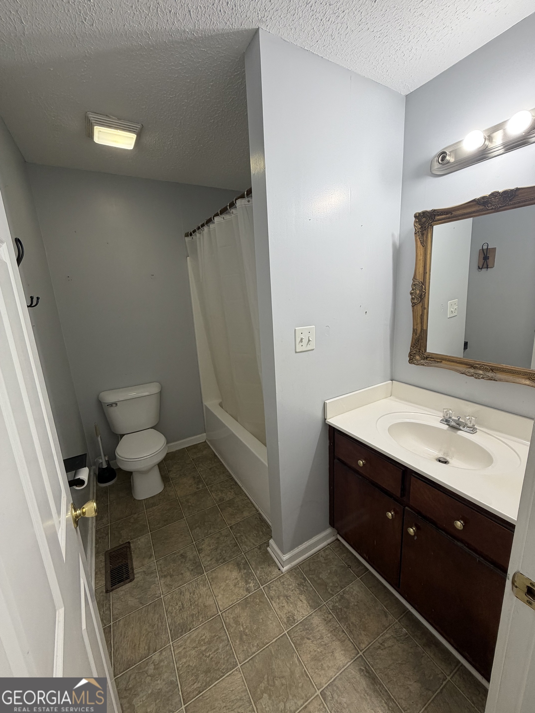 151 S Tusten Street Property Photo 37