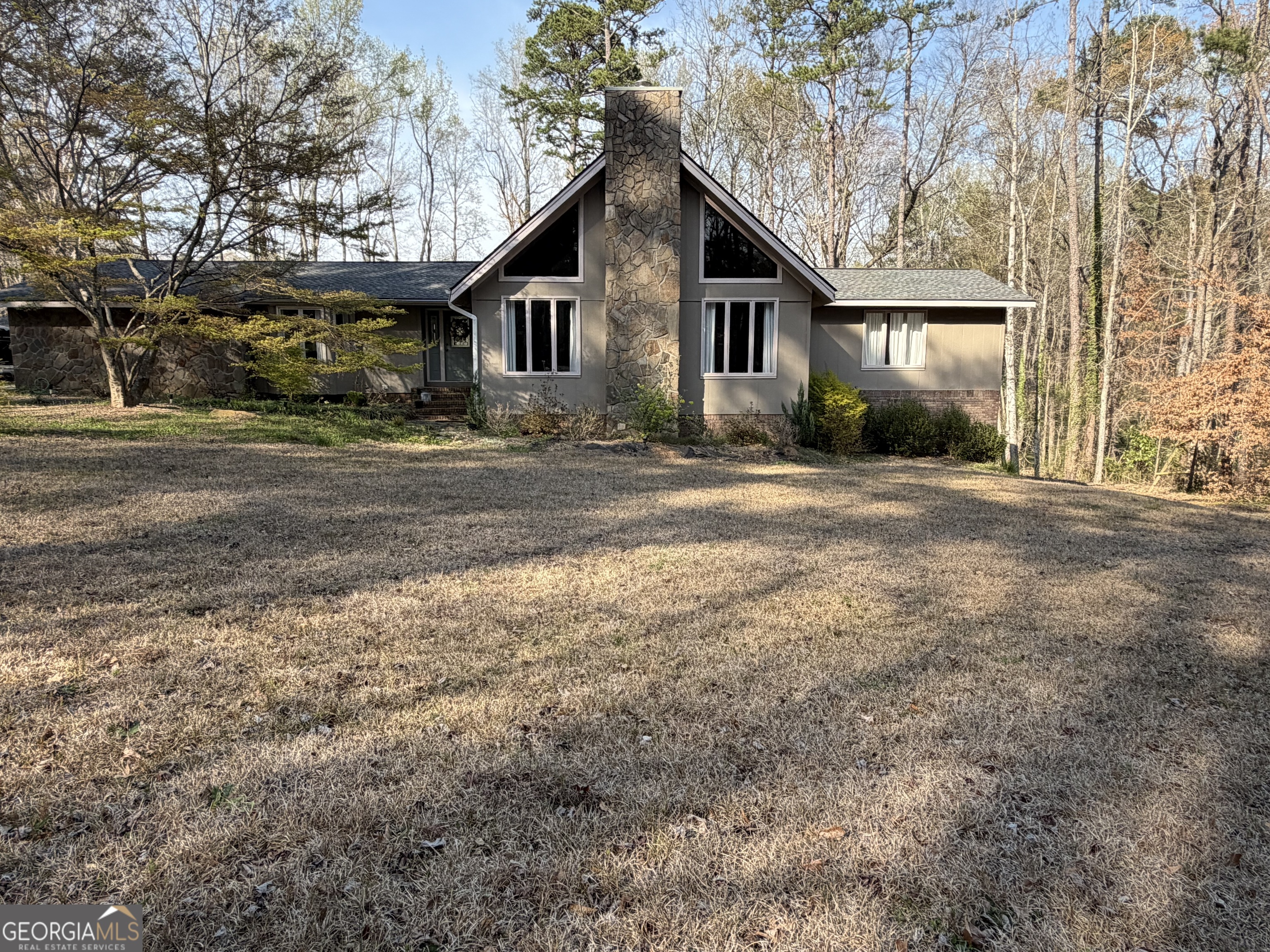 601 Pinecrest Drive Property Photo 1