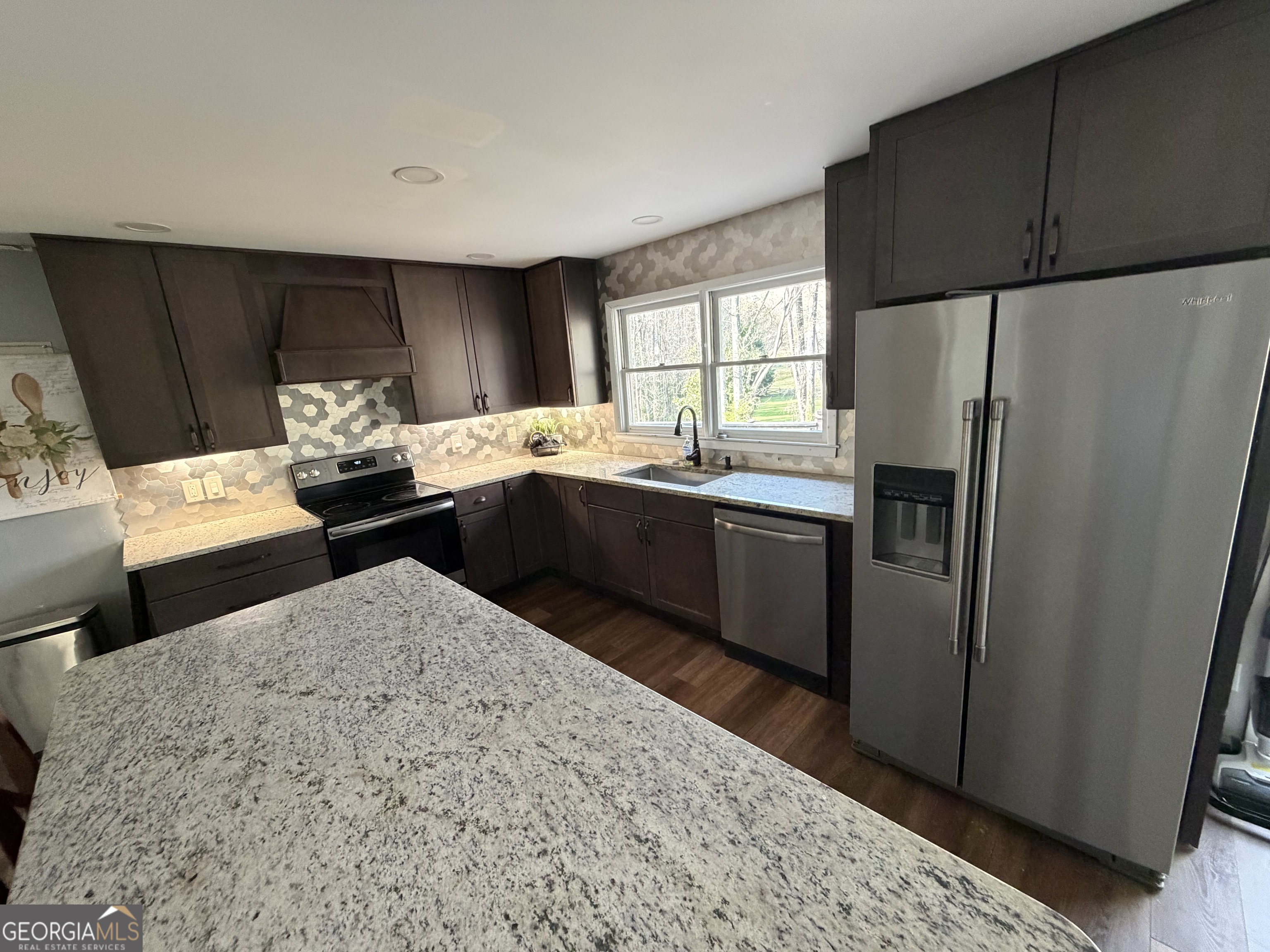 601 Pinecrest Drive Property Photo 8