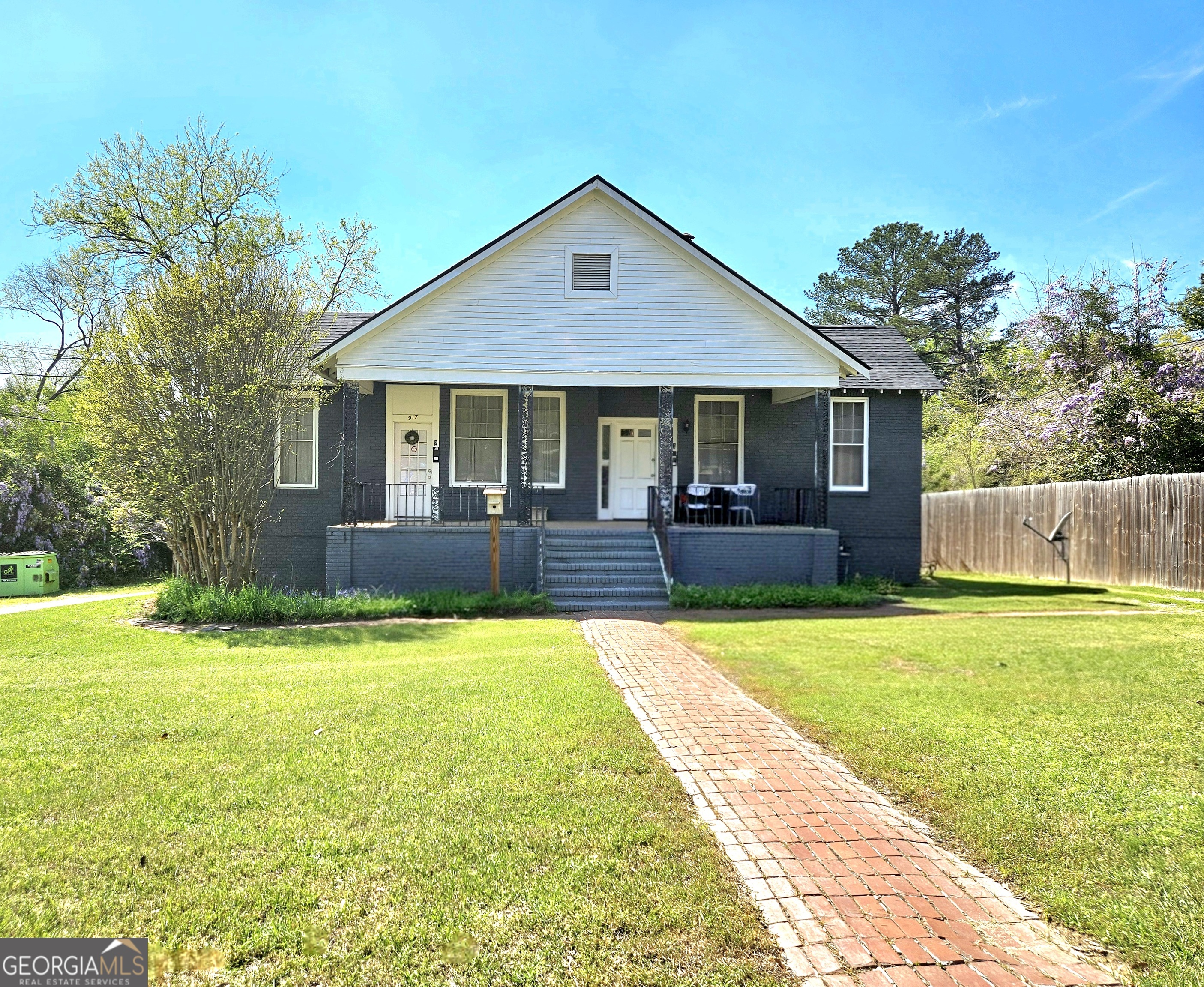917 Oakview Avenue # D Property Photo 1