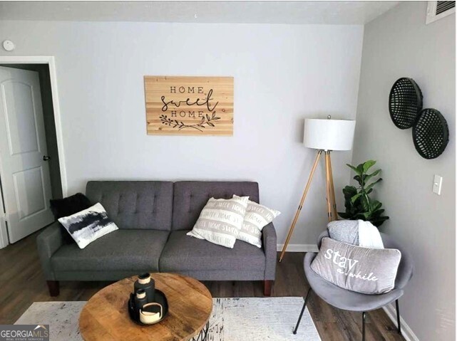 917 Oakview Avenue # D Property Photo 3