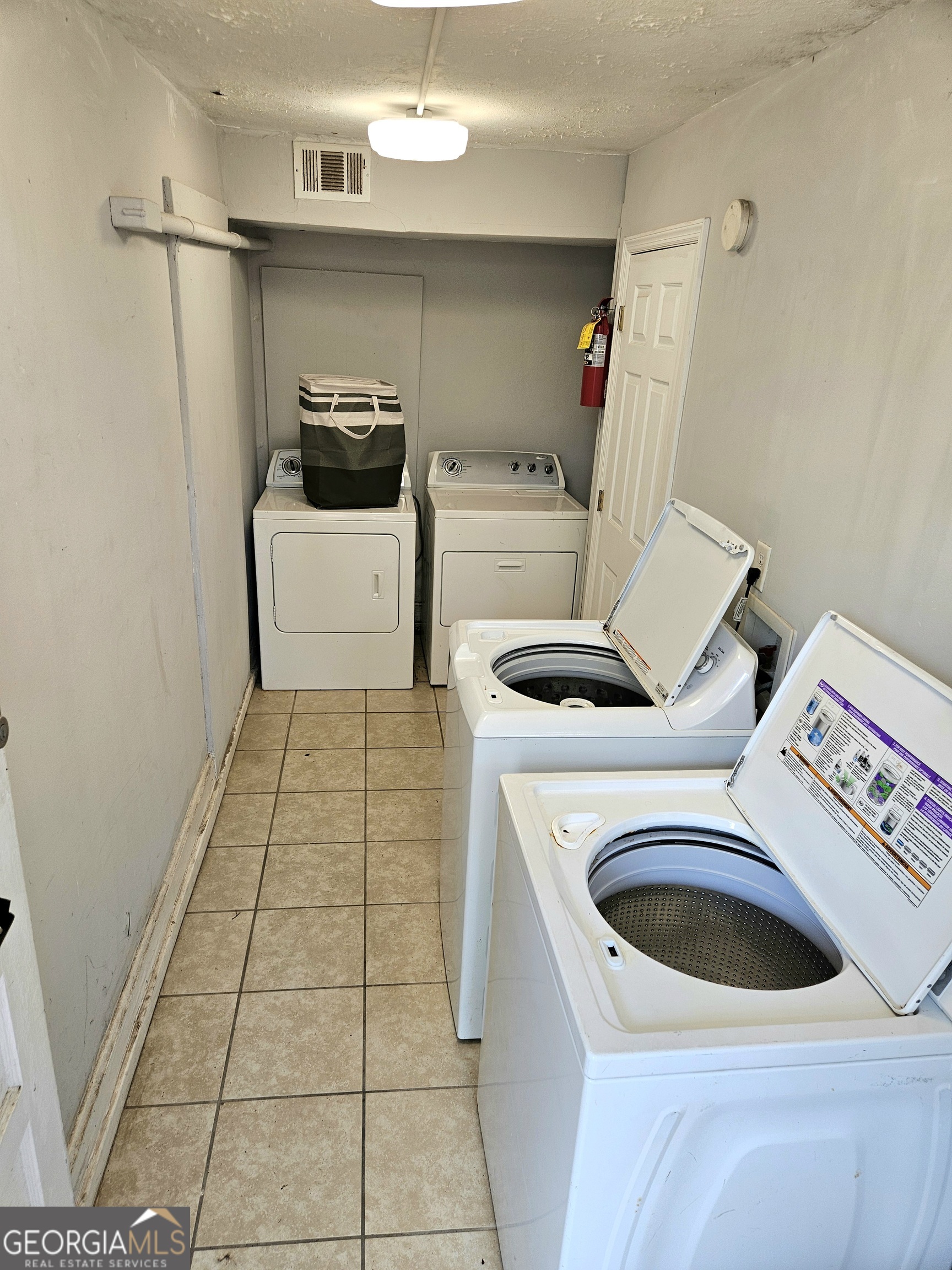 917 Oakview Avenue # D Property Photo 18