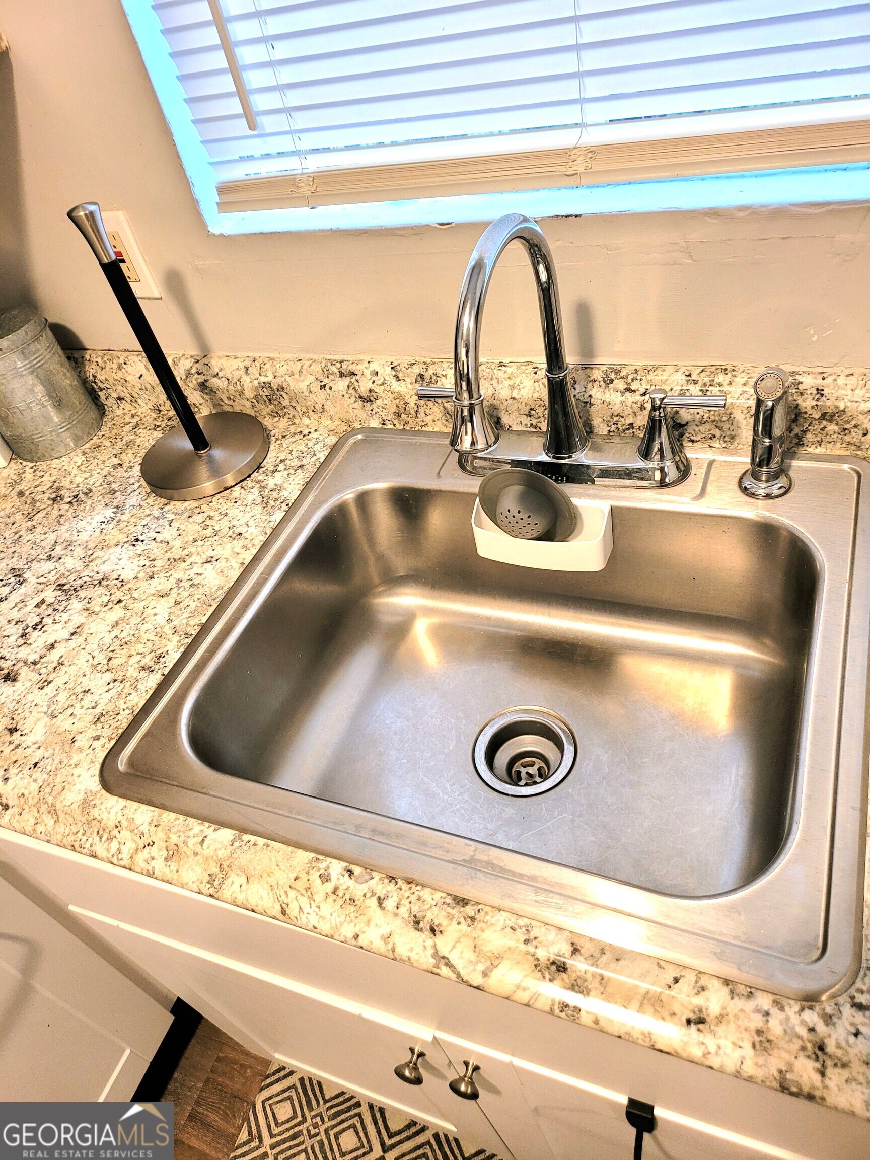 917 Oakview Avenue # D Property Photo 19