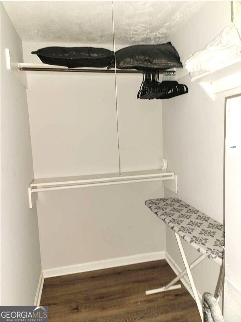 917 Oakview Avenue # D Property Photo 24