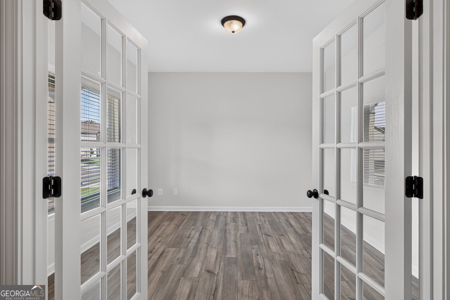 109 Shire Loop Property Photo 3