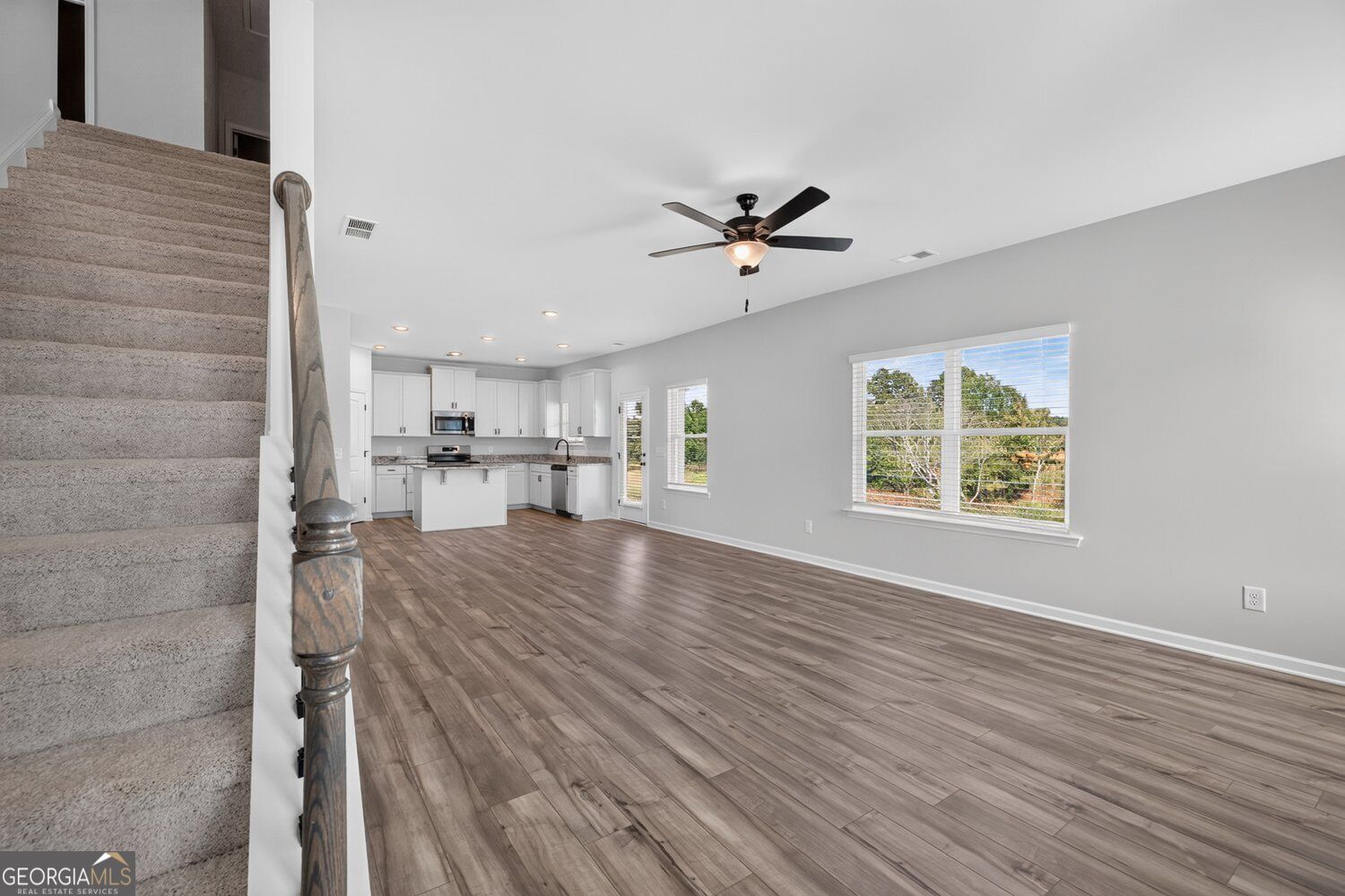 109 Shire Loop Property Photo 10