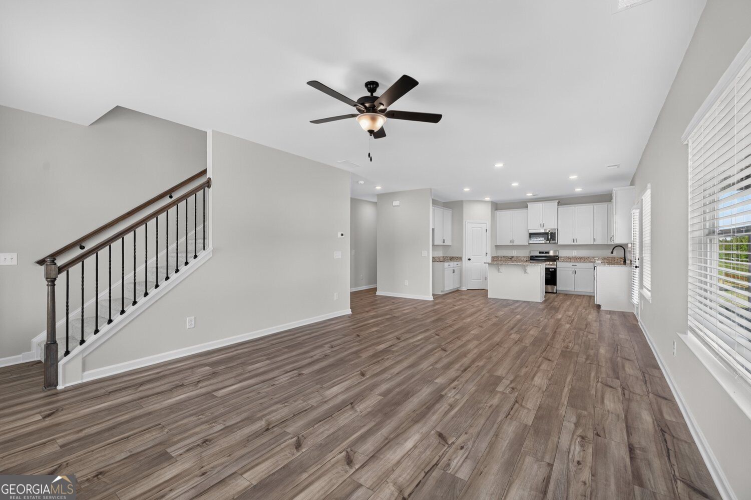 109 Shire Loop Property Photo 11