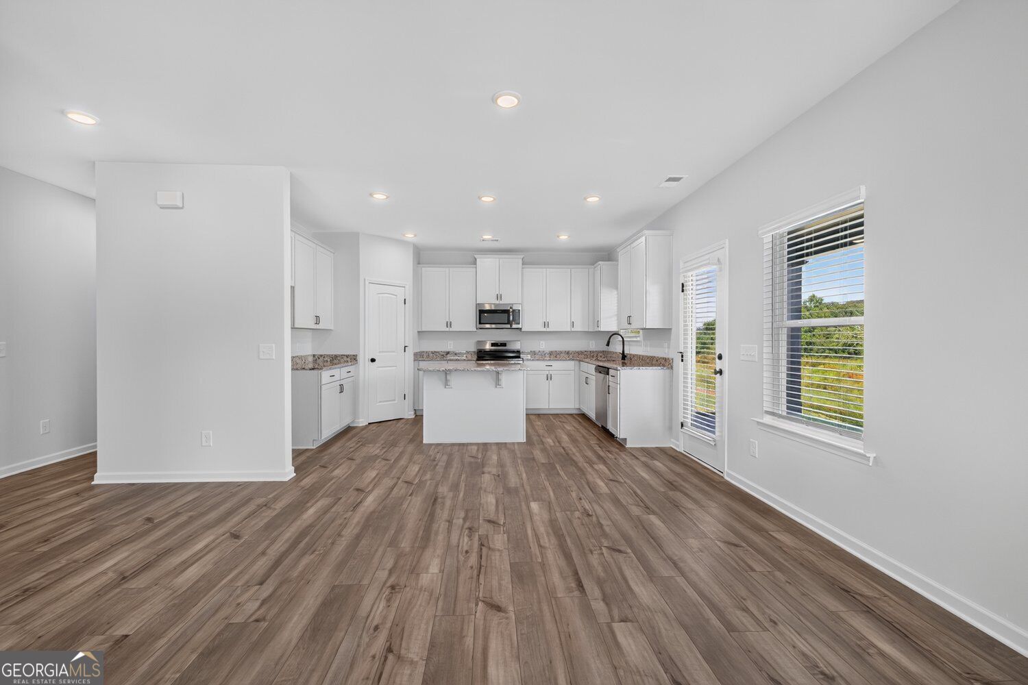 109 Shire Loop Property Photo 12