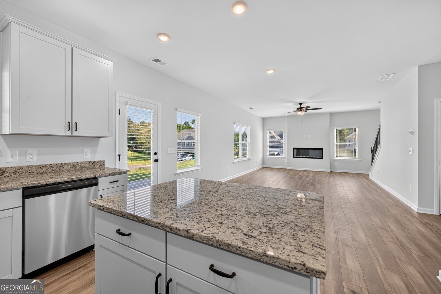 109 Shire Loop Property Photo 16