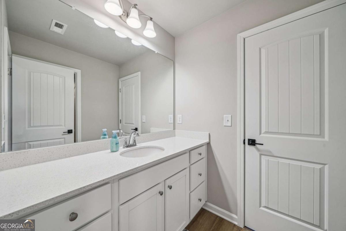 120 Cabin Way Property Photo 23