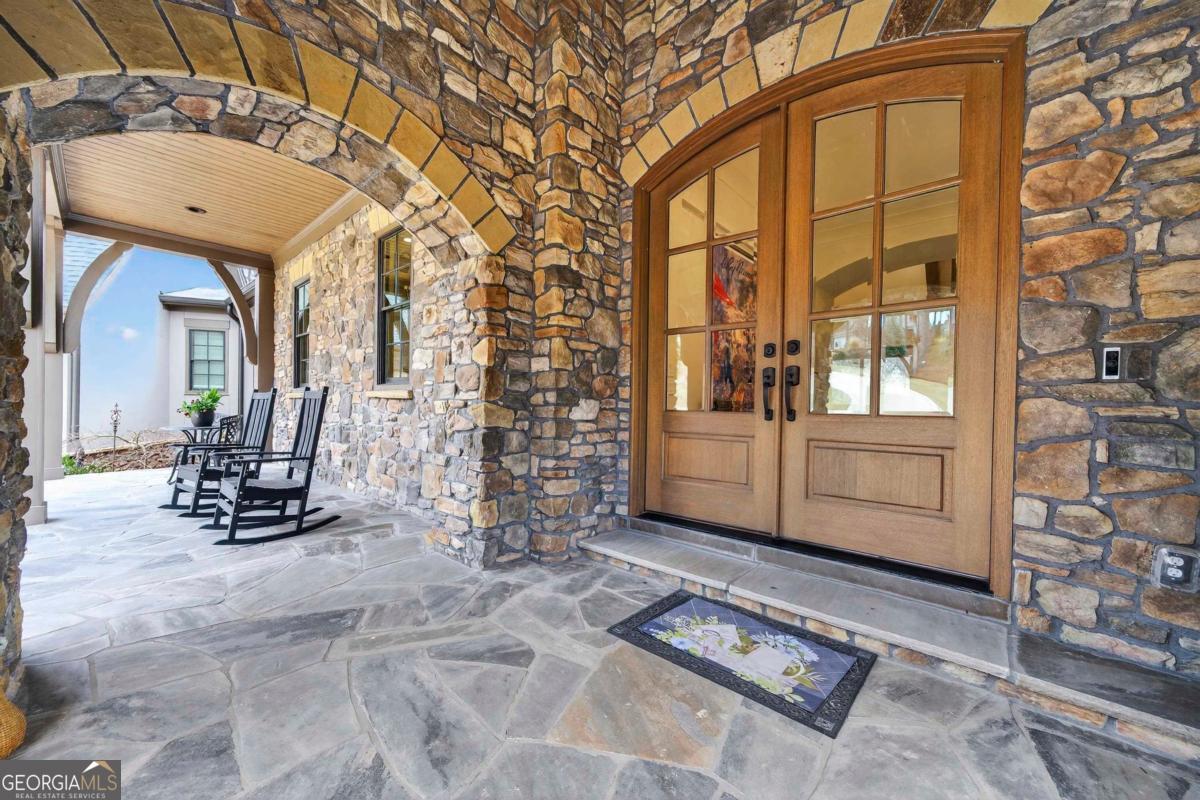 1031 Cavalier Cove Property Photo 2