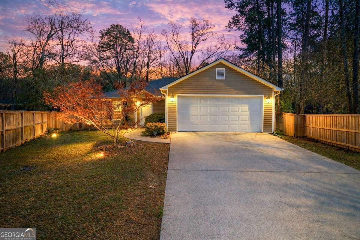 212 Whispering Pine Circle NE