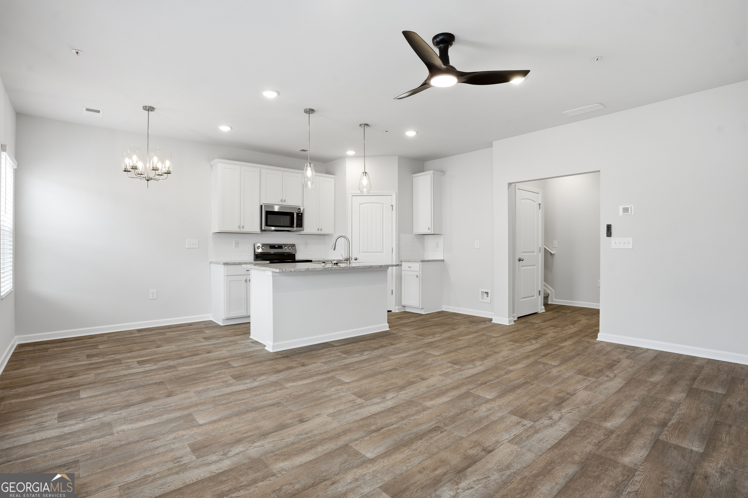 11516 Kimberly Way Property Photo 2