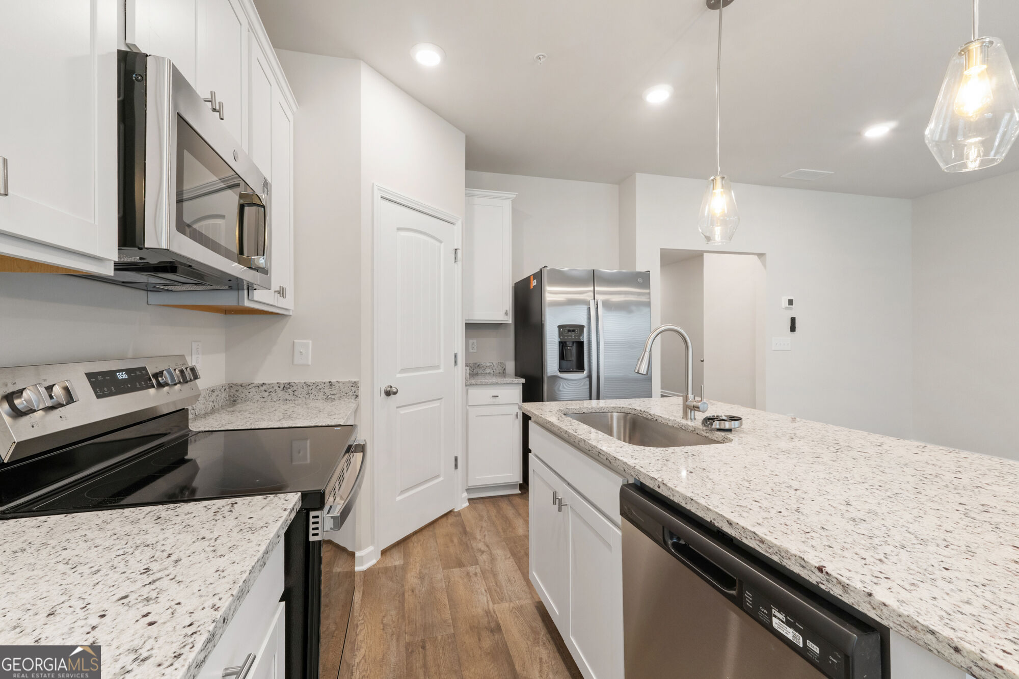 11516 Kimberly Way Property Photo 3